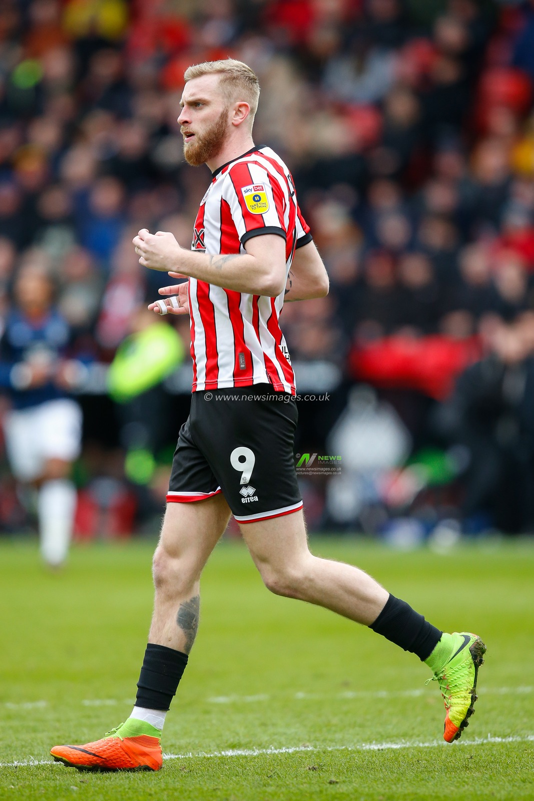 Oliver McBurnie #9 of Sheffield United during the Sky Bet Championship match Sheffield United vs Luton Town at Bramall Lane, Sheffield, United Kingdom, 11th March 2023

(Photo by Ben Early/News Images)