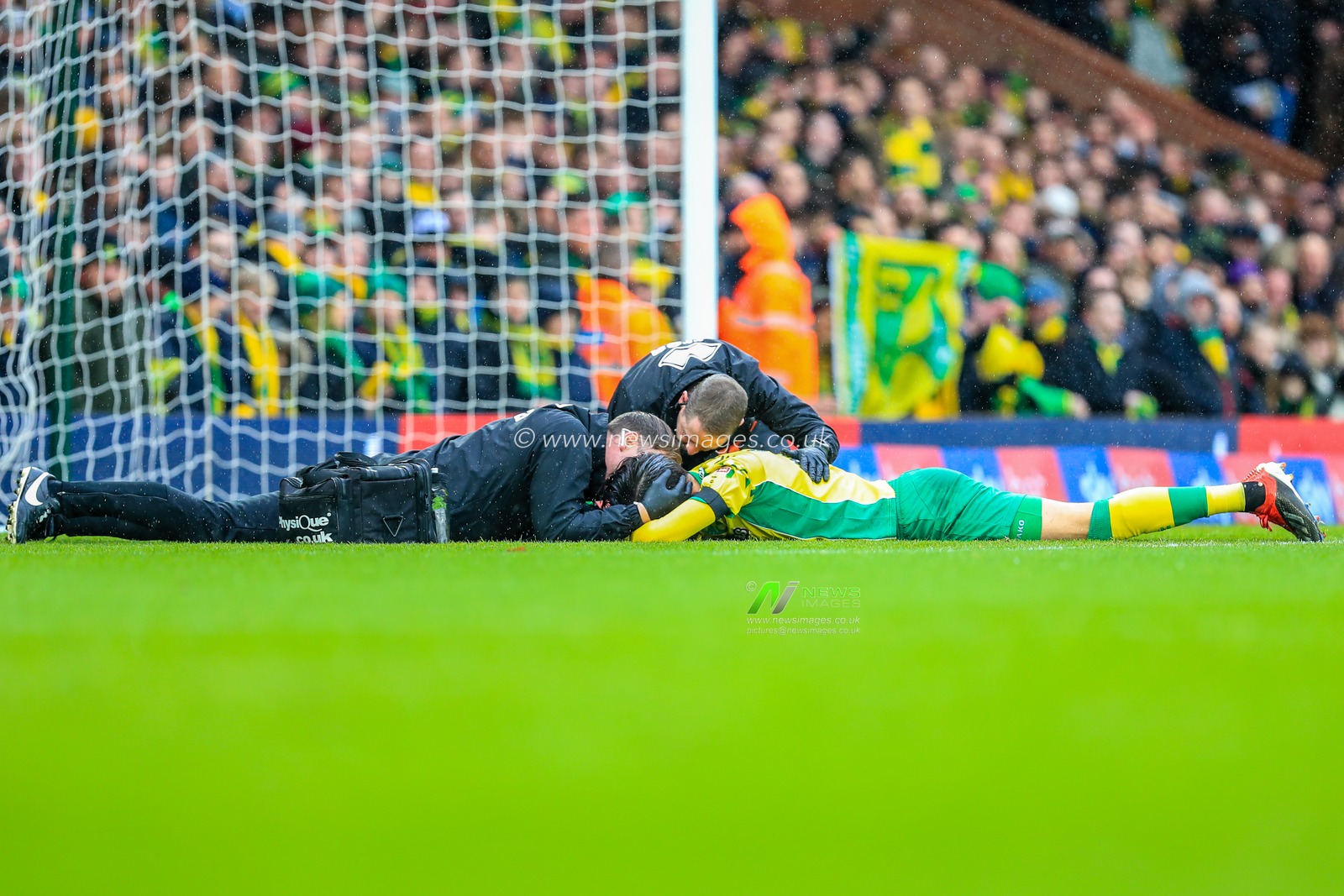 10th February 2019, Carrow Road, Norfolk, England; Sky Bet Championship, Norwich City vs Ipswich Town ;  Mario Vrancic (08) of Norwich City receives medical attention

Credit: Georgie Kerr/News Images

English Football League images are subject to DataCo Licence