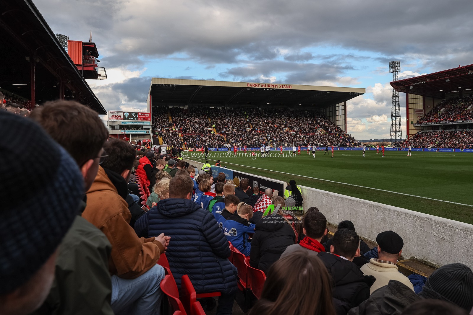 A general view of the game during the Sky Bet League 1 match Barnsley vs Derby County at Oakwell, Barnsley, United Kingdom, 24th February 2024

(Photo by Mark Cosgrove/News Images)