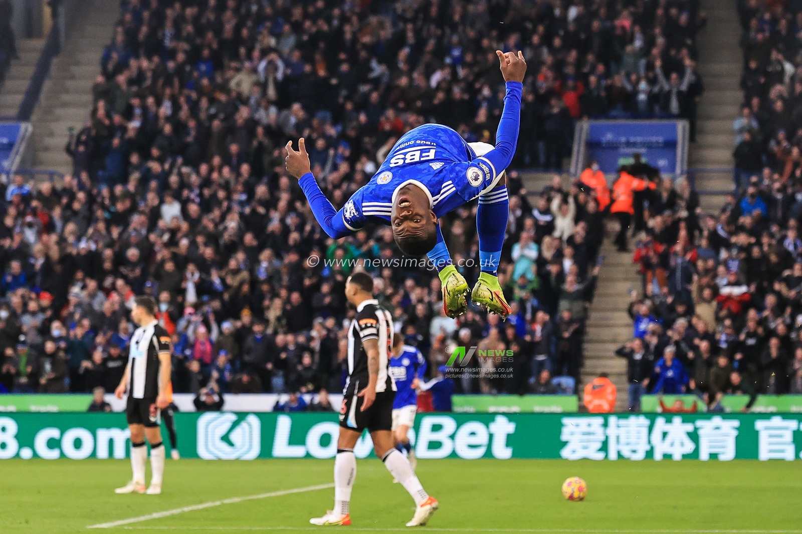 Patson Daka #29 of Leicester City celebrates his goal to make it 2-0