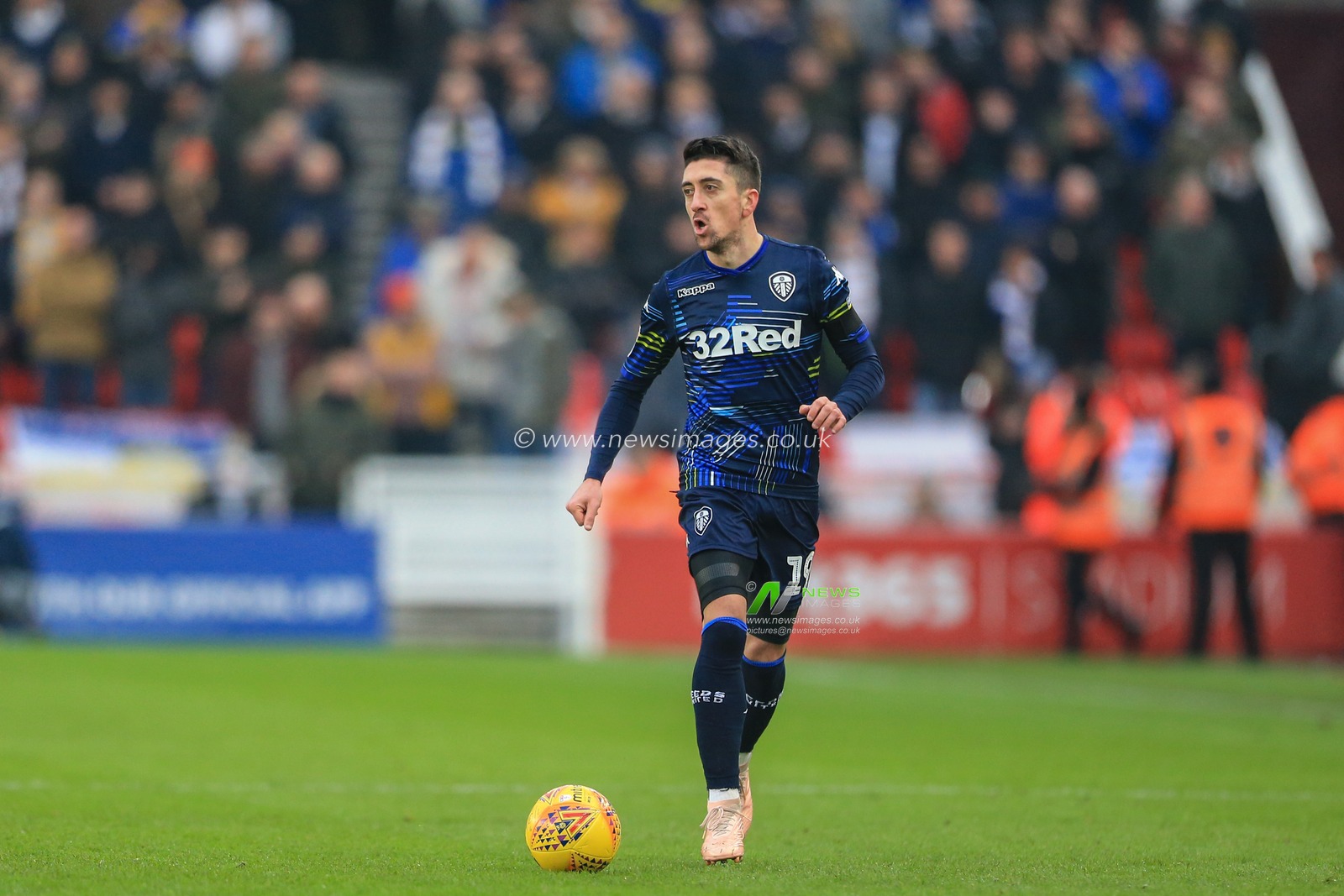 19th January 2019, Bet 365 Stadium, Stoke-on-Trent, England; Sky Bet Championship, Stoke City vs Leeds United ; Pablo Hernandez (19) of Leeds Utd during the game


Credit: Mark Cosgrove/News Images

English Football League images are subject to DataCo Licence