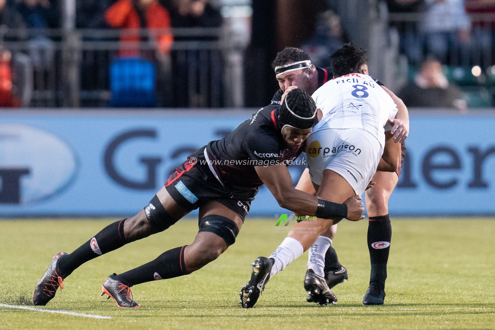 Greg Fisilau #8 of Exeter Chiefs is tackled by  Maro Itoje #4 of Saracens during the Gallagher Premiership match Saracens vs Exeter Chiefs at StoneX Stadium, London, United Kingdom, 31st December 2022

(Photo by Richard Washbrooke/News Images)