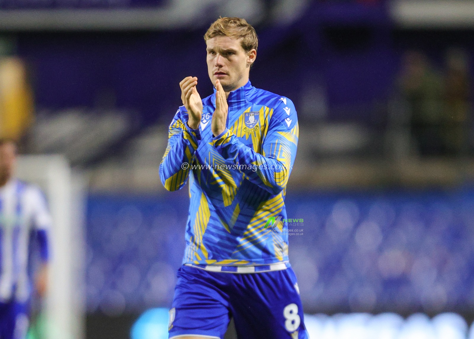 Svante Ingelsson of Sheffield Wednesday applauds the fans during the Sky Bet Championship match Sheffield Wednesday vs Preston North End at Hillsborough, Sheffield, United Kingdom, 29th November 2025

(Photo by Richard Bierton/News Images)

*** GER AUT SUI OUT ***