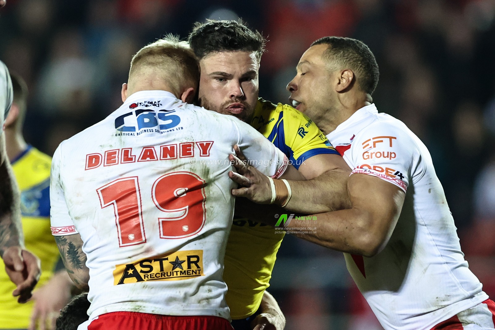 Joe Philbin of Warrington Wolves is tackled by George Delaney of St. Helens during the Betfred Super League Round 5 match St Helens vs Warrington Wolves at Totally Wicked Stadium, St Helens, United Kingdom, 21st March 2025

(Photo by Mark Cosgrove/News Images)