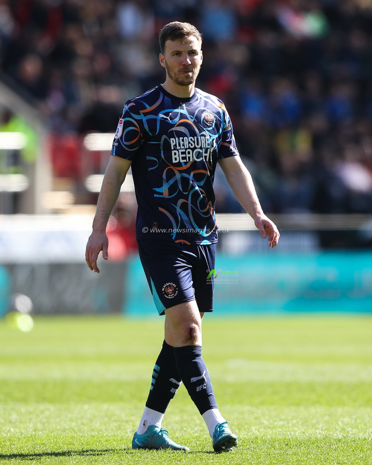 Lee Evans of Blackpool during the Sky Bet League 1 match Rotherham United vs Blackpool at New York Stadium, Rotherham, United Kingdom, 5th April 2025

(Photo by Gareth Evans/News Images)