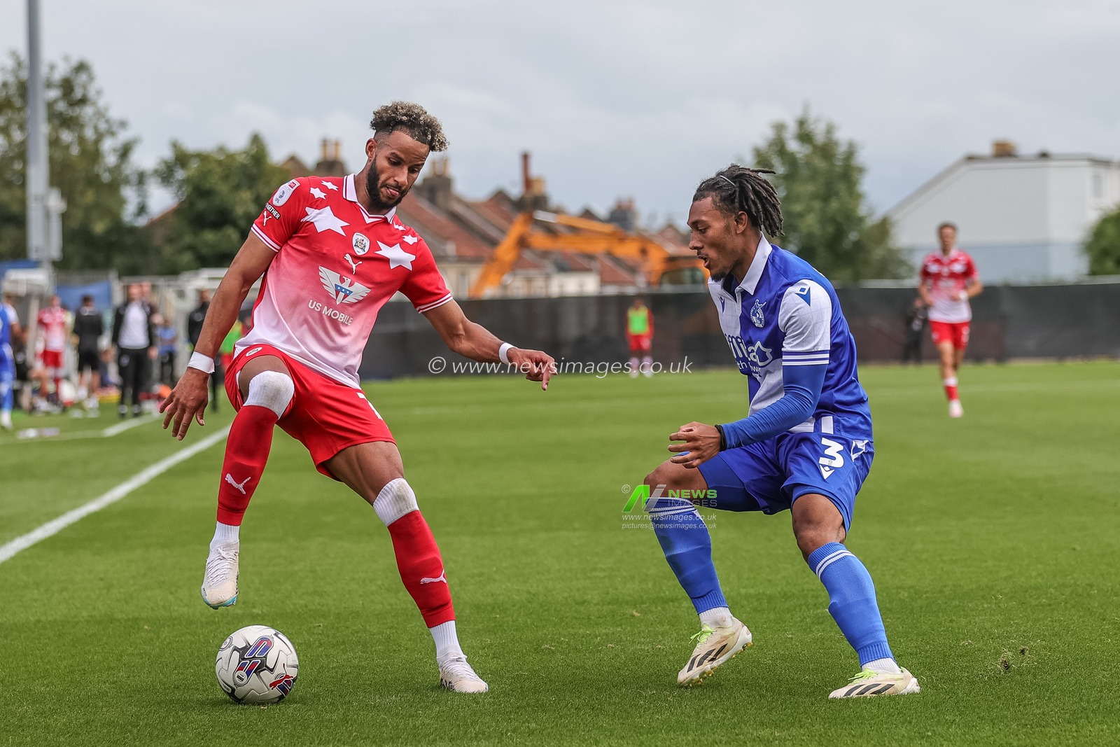 Barry Cotter #17 of Barnsley holds the ball as Lewis Gordon of Bristol Rovers pressures during the Sky Bet League 1 match Bristol Rovers vs Barnsley at Memorial Stadium, Bristol, United Kingdom, 12th August 2023

(Photo by Mark Cosgrove/News Images)
