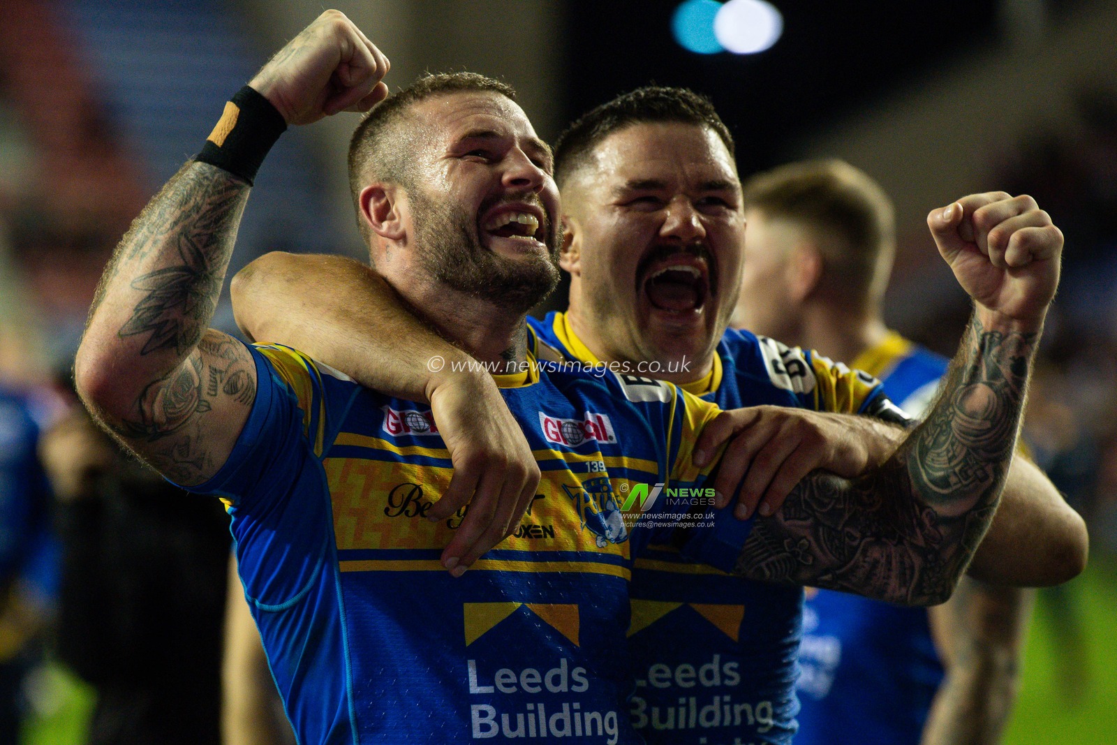 Zak Hardaker #33 and James Bentley #11 of Leeds Rhinos  celebrate at the end of the  Betfred Super League match Wigan Warriors vs Leeds Rhinos at DW Stadium, Wigan, United Kingdom, 16th September 2022

(Photo by Craig Thomas/News Images)