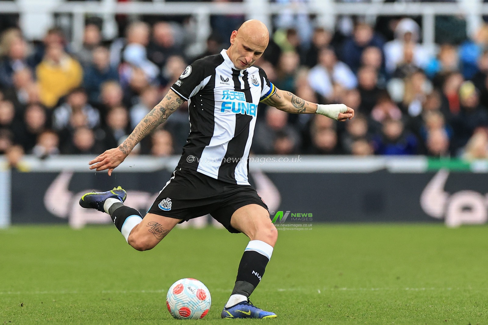 Jonjo Shelvey #8 of Newcastle United in action during the game