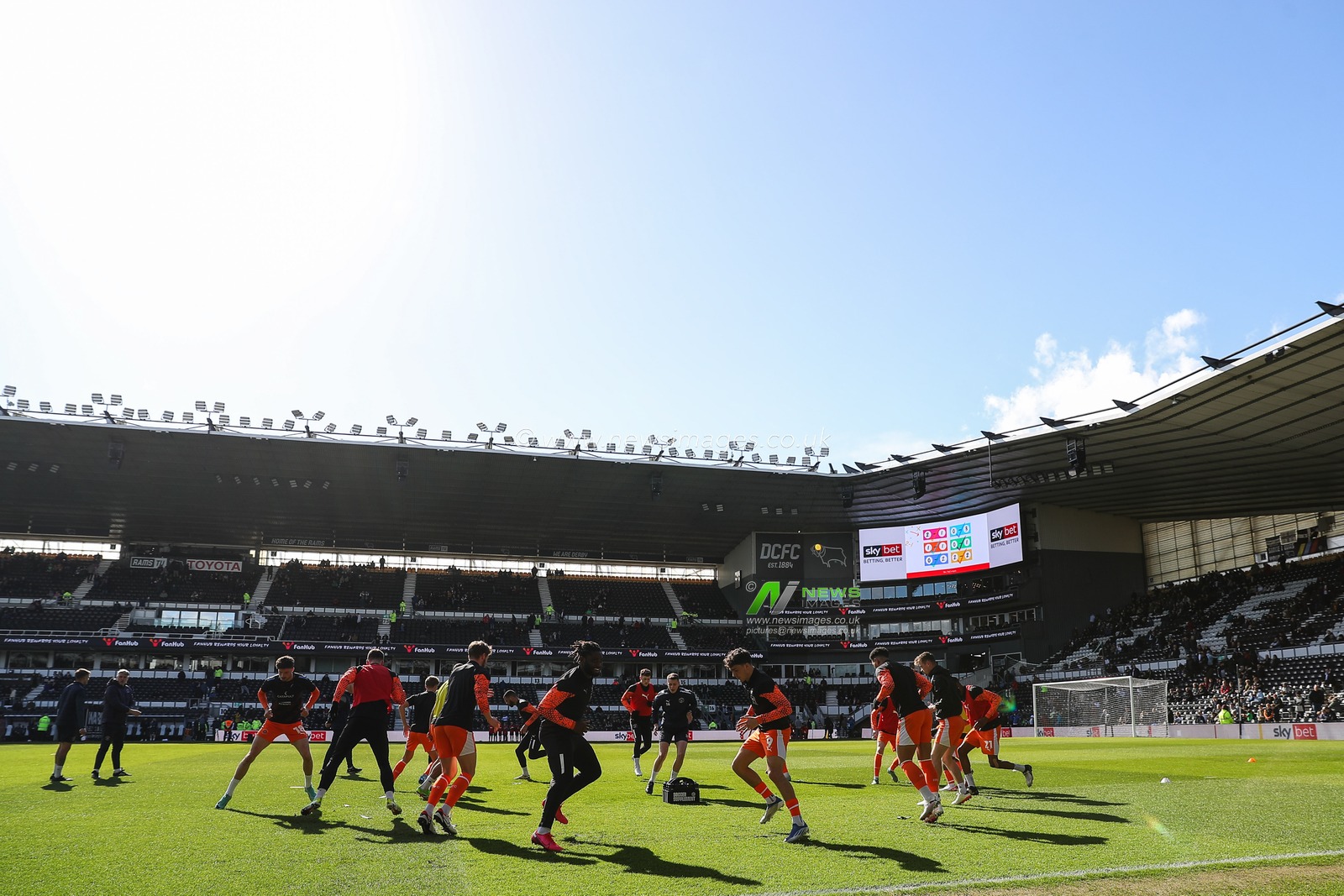 Blackpool players during the pre-game warm up ahead of the Sky Bet League 1 match Derby County vs Blackpool at Pride Park Stadium, Derby, United Kingdom, 29th March 2024

(Photo by Gareth Evans/News Images)