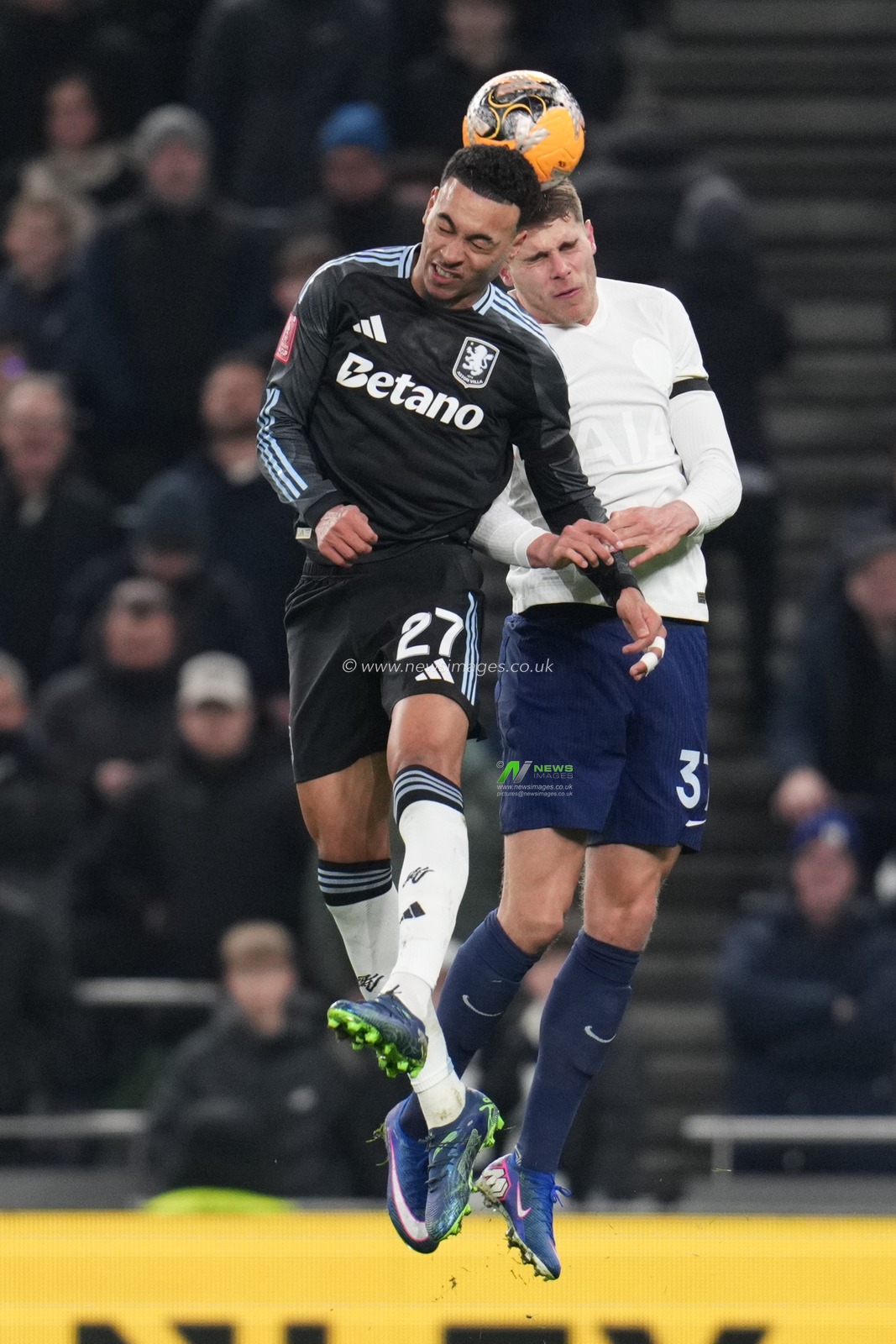Morgan Rogers of Aston Villa and Micky van de Ven of Tottenham Hotspur during the Emirates FA Cup Third Round match Tottenham Hotspur vs Aston Villa at Tottenham Hotspur Stadium, London, United Kingdom, 10th January 2026

(Photo by Harvey Murphy/News Images)