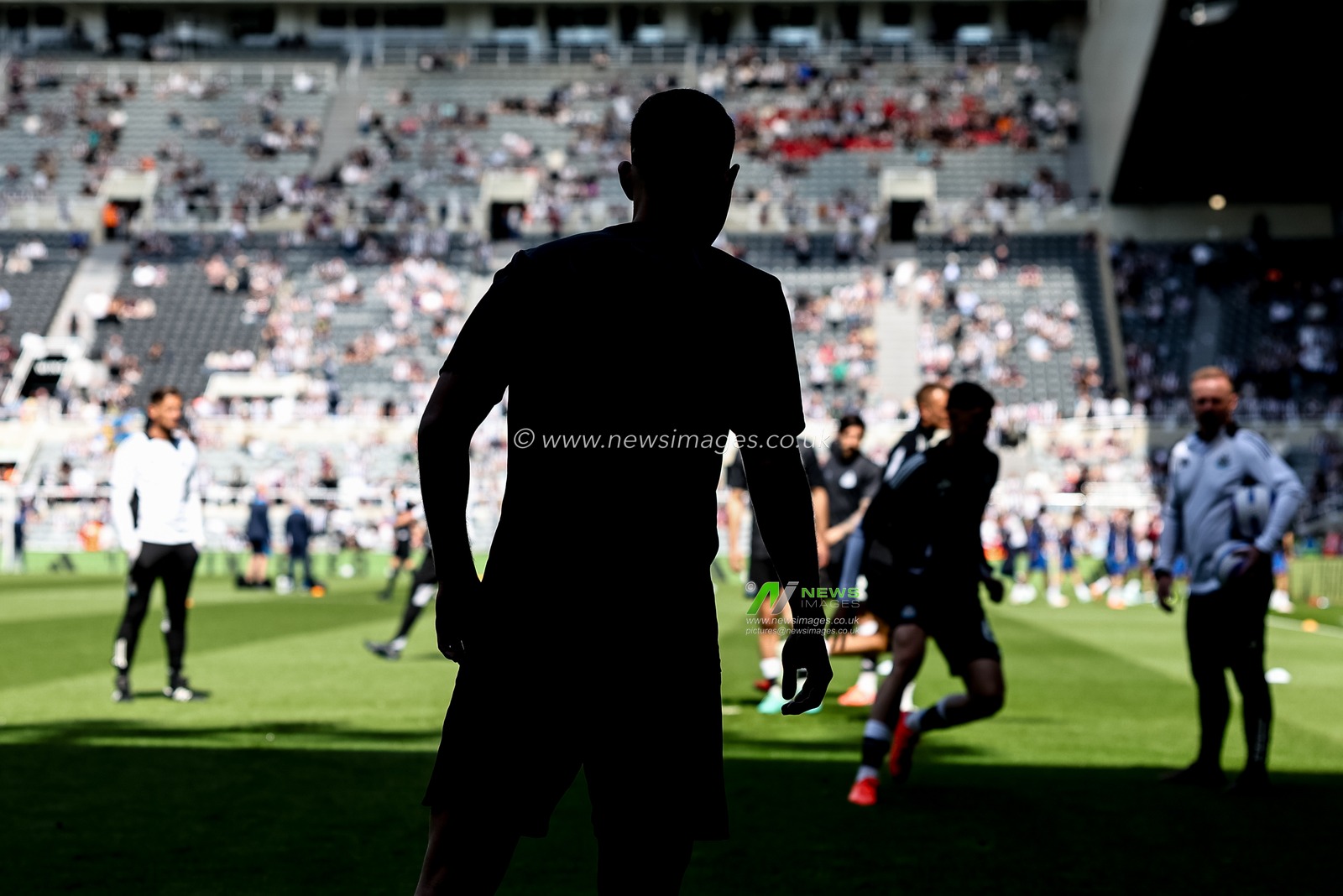A silhouette of Bruno GuimarÃ£es of Newcastle United in the pregame warmup session during the Premier League match Newcastle United vs Chelsea at St. James's Park, Newcastle, United Kingdom, 11th May 2025

(Photo by Mark Cosgrove/News Images)