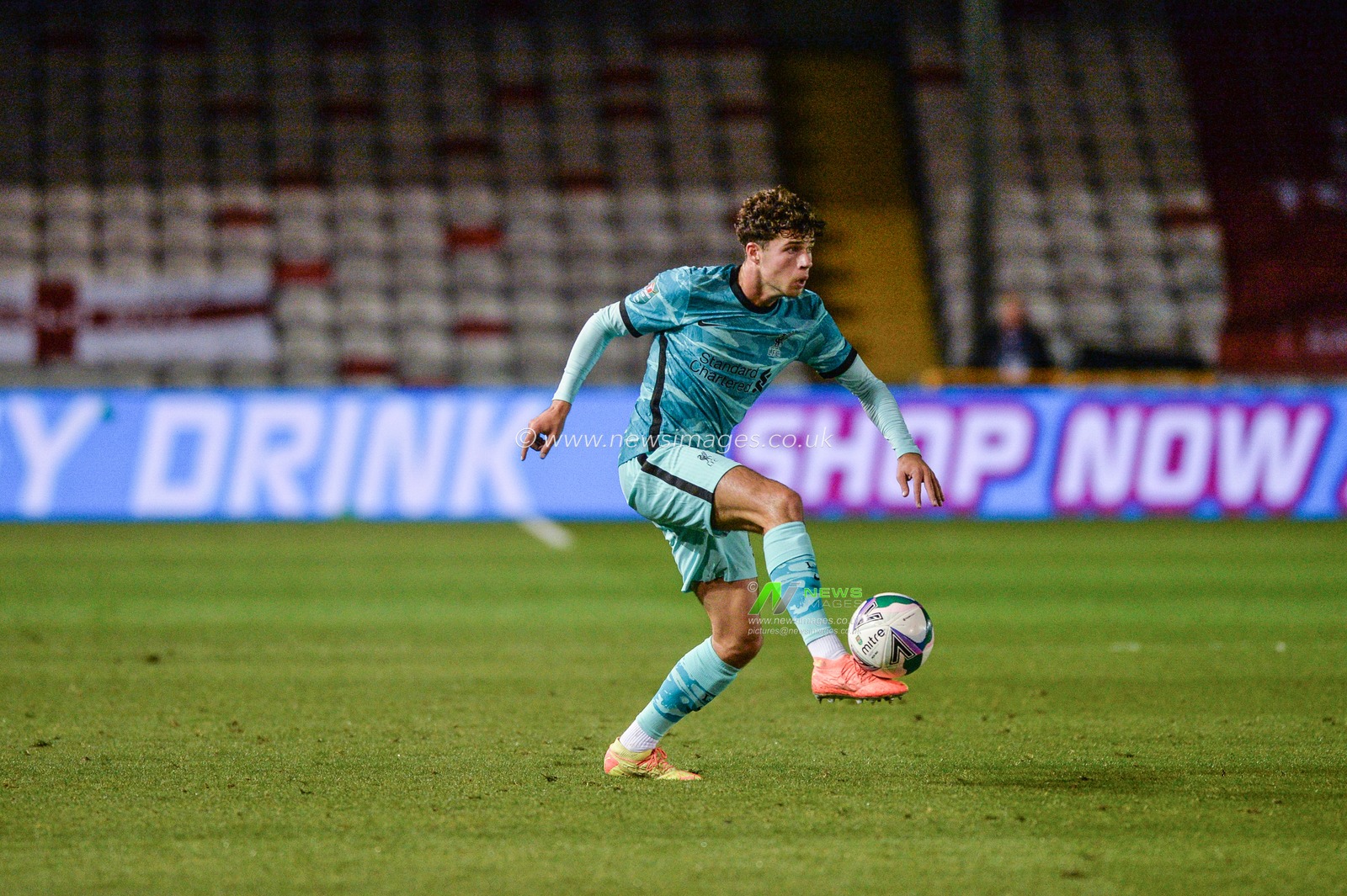Neco Williams (76) of Liverpool in action