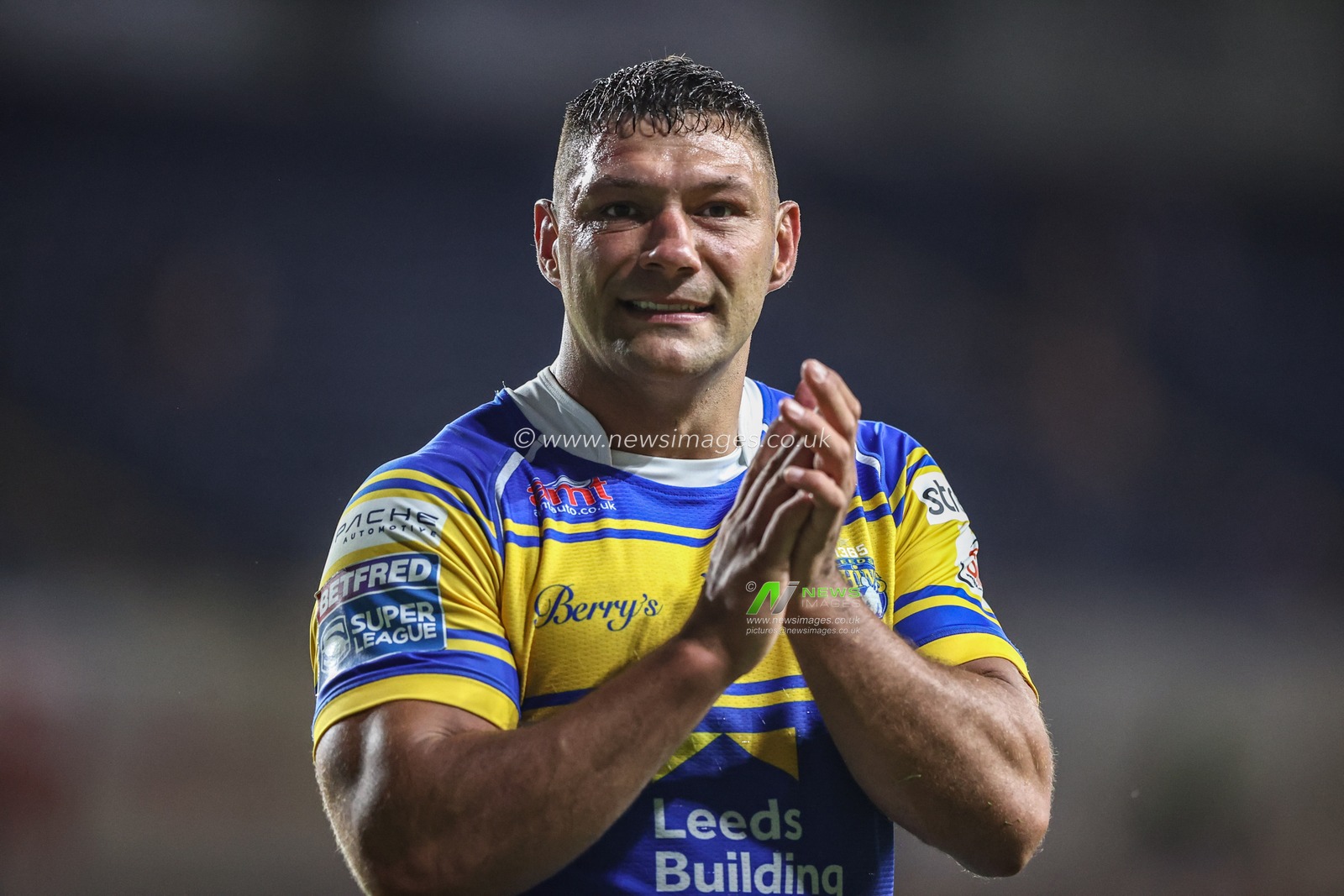 Ryan Hall of Leeds Rhinos applauds the fans after the game during the Betfred Super League round 19 match Leeds Rhinos vs Salford Red Devils at Headingley Stadium, Leeds, United Kingdom, 18th July 2025

(Photo by Alfie Cosgrove/News Images)