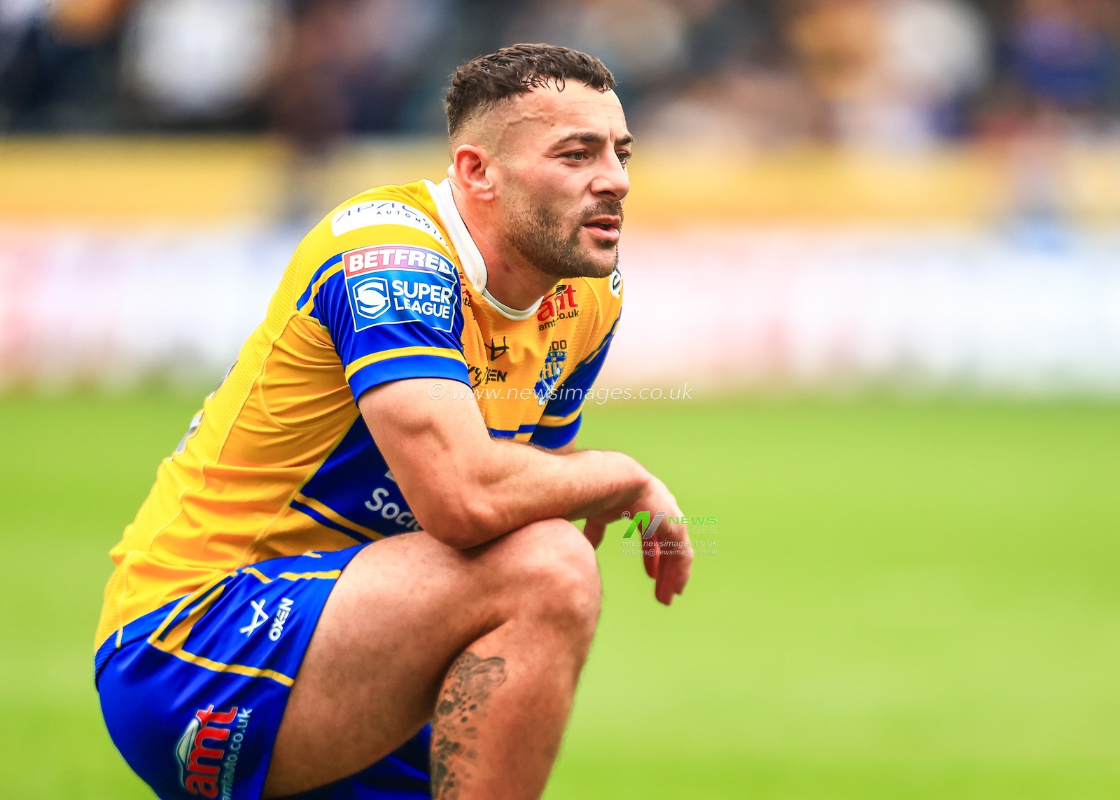 Jake Connor of Leeds Rhinos during the Betfred Super League Round 24 match Hull FC vs Leeds Rhinos at MKM Stadium, Hull, United Kingdom, 30th August 2025

(Photo by Richard Bierton/News Images)