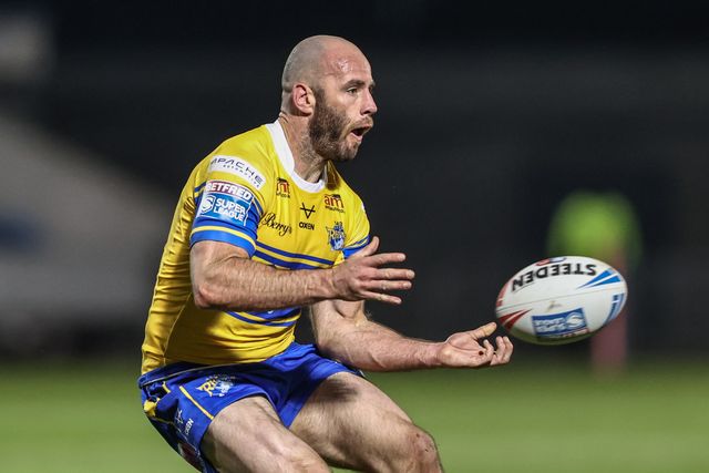 Matt Frawley of Leeds Rhinos passes the ball during the Betfred Super League match Salford Red Devils vs Leeds Rhinos at Salford Community Stadium, Eccles, United Kingdom, 10th April 2025

(Photo by Alfie Cosgrove/News Images)