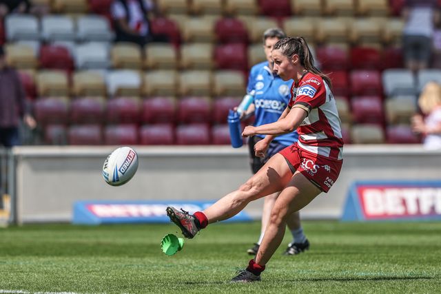 Jenna Foubister of Wigan Warriors converts for a goal during the Betfred Women's Challenge Cup Cup Semi-final match Leeds Rhinos vs Wigan Warriors at LNER Community Stadium, York, United Kingdom, 10th May 2025

(Photo by Alfie Cosgrove/News Images)