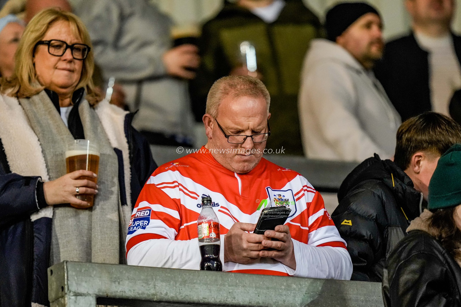 St Helens fans during the Betfred Challenge Cup Quarter Final match St Helens vs Catalans Dragons at The BrewDog Stadium, St Helens, United Kingdom on 10 April 2026

(Photo by Maynard Manyowa/News Images)