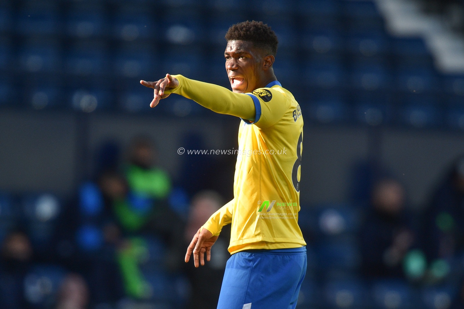 Yves Bissouma #8 of Brighton & Hove Albion gives instruction