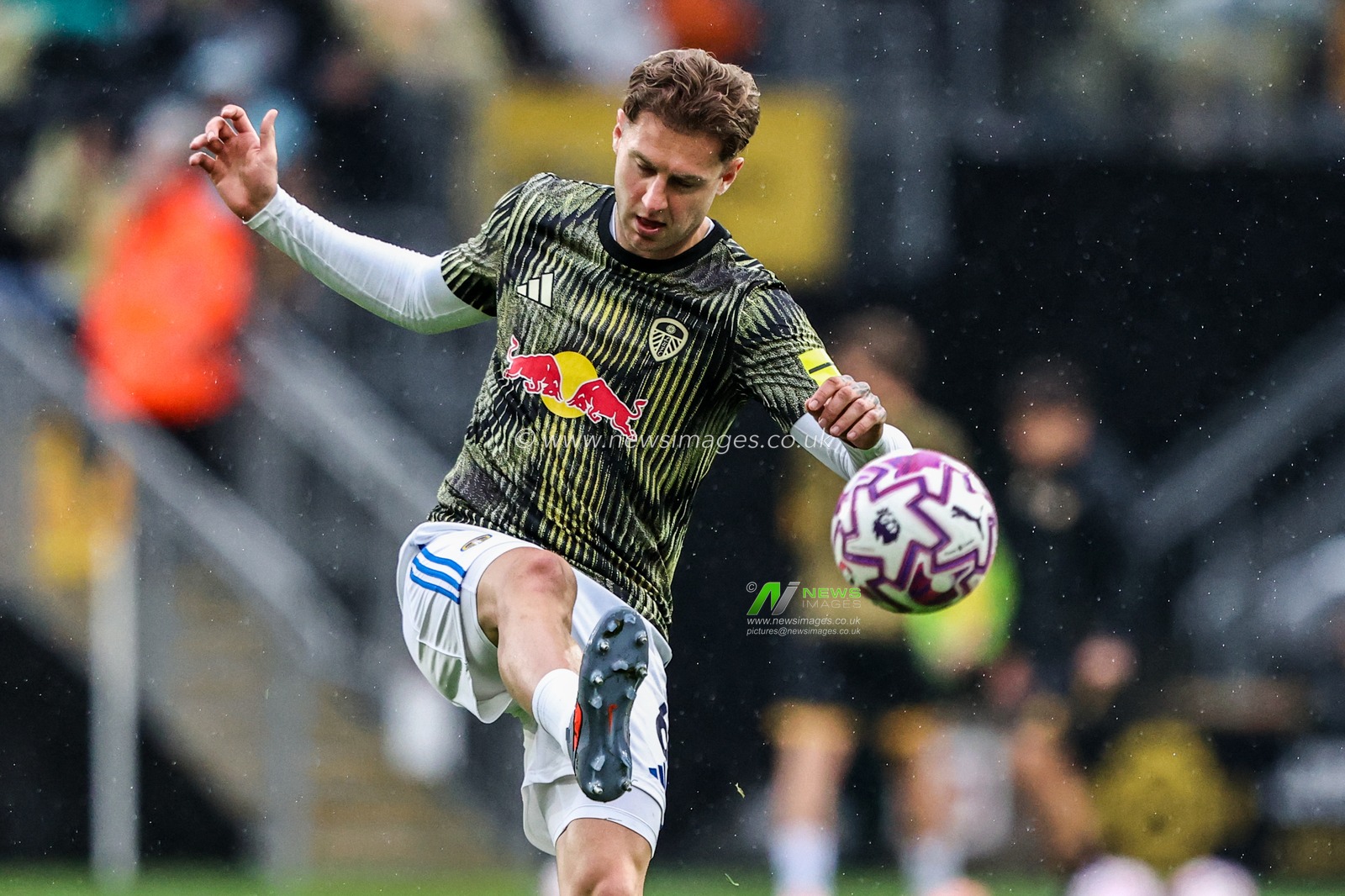 Joe Rodon of Leeds United in the pregame warmup session during the Premier League match Wolverhampton Wanderers vs Leeds United at Molineux, Wolverhampton, United Kingdom, 20th September 2025

(Photo by Alfie Cosgrove/News Images)