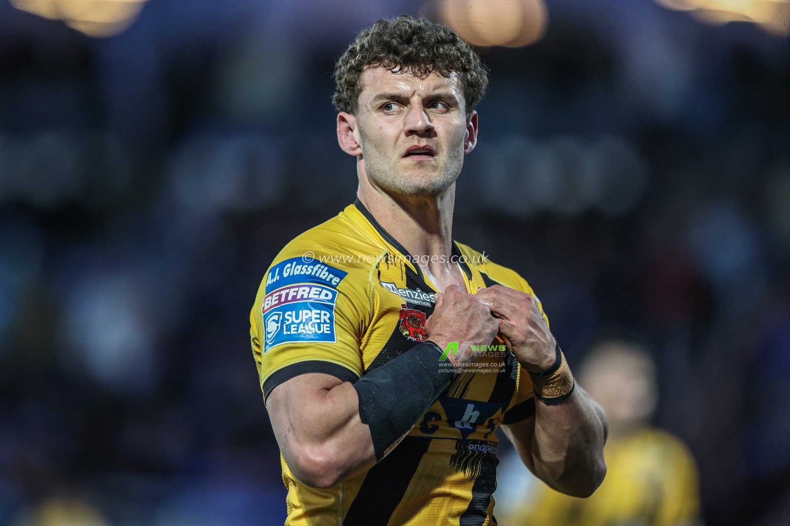 George Lawler of Castleford Tigers during the Betfred Super League Round 8 match Wakefield Trinity vs Castleford Tigers at DIY Kitchens Stadium, Wakefield, United Kingdom, 17th April 2025

(Photo by Alfie Cosgrove/News Images)