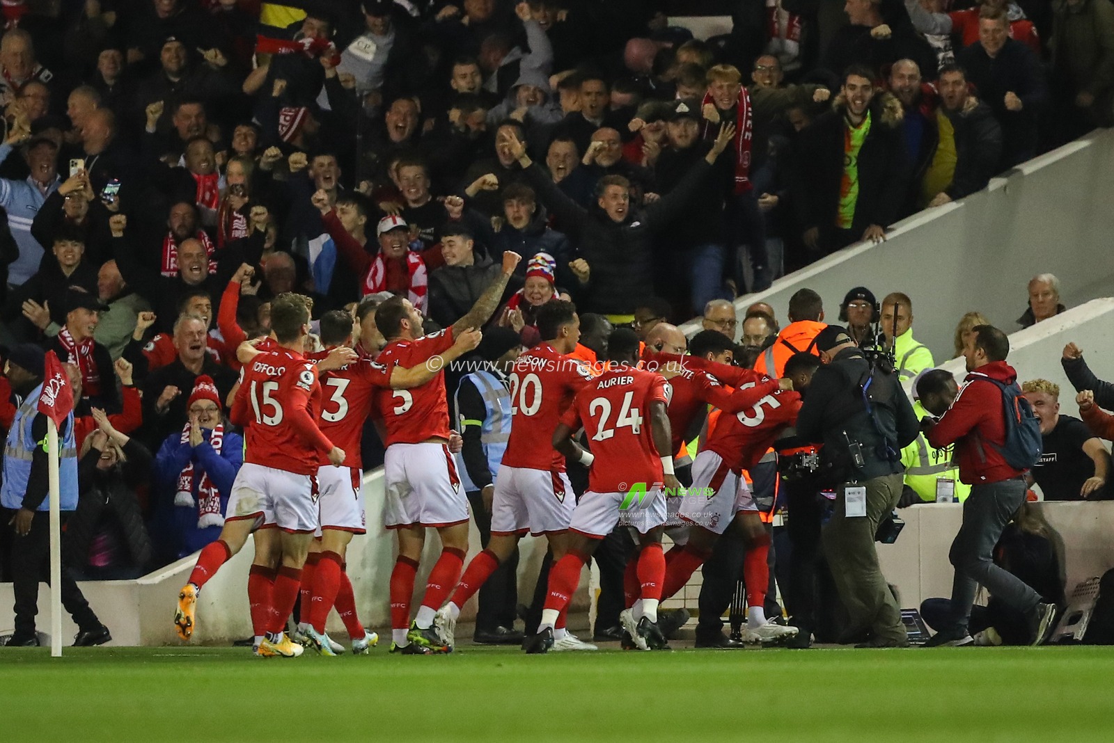 Emmanuel Dennis #25 of Nottingham Forest celebrates his goal to make it 1-0 during the Premier League match Nottingham Forest vs Aston Villa at City Ground, Nottingham, United Kingdom, 10th October 2022

(Photo by Gareth Evans/News Images)