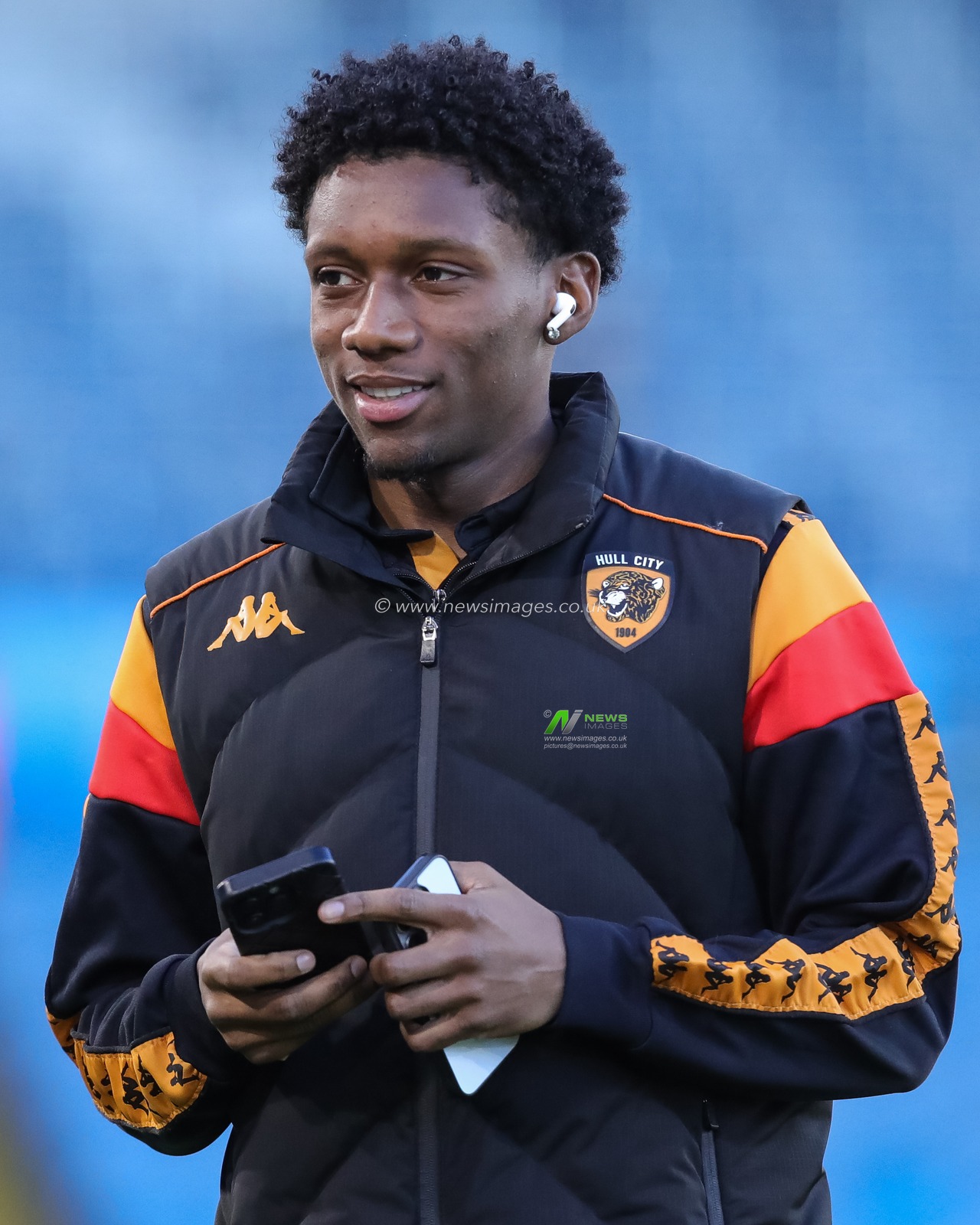 Jaden Philogene-Bidace of Hull City arrives at Elland Road Stadium ahead of the Sky Bet Championship match Leeds United vs Hull City at Elland Road, Leeds, United Kingdom, 1st April 2024

(Photo by James Heaton/News Images)