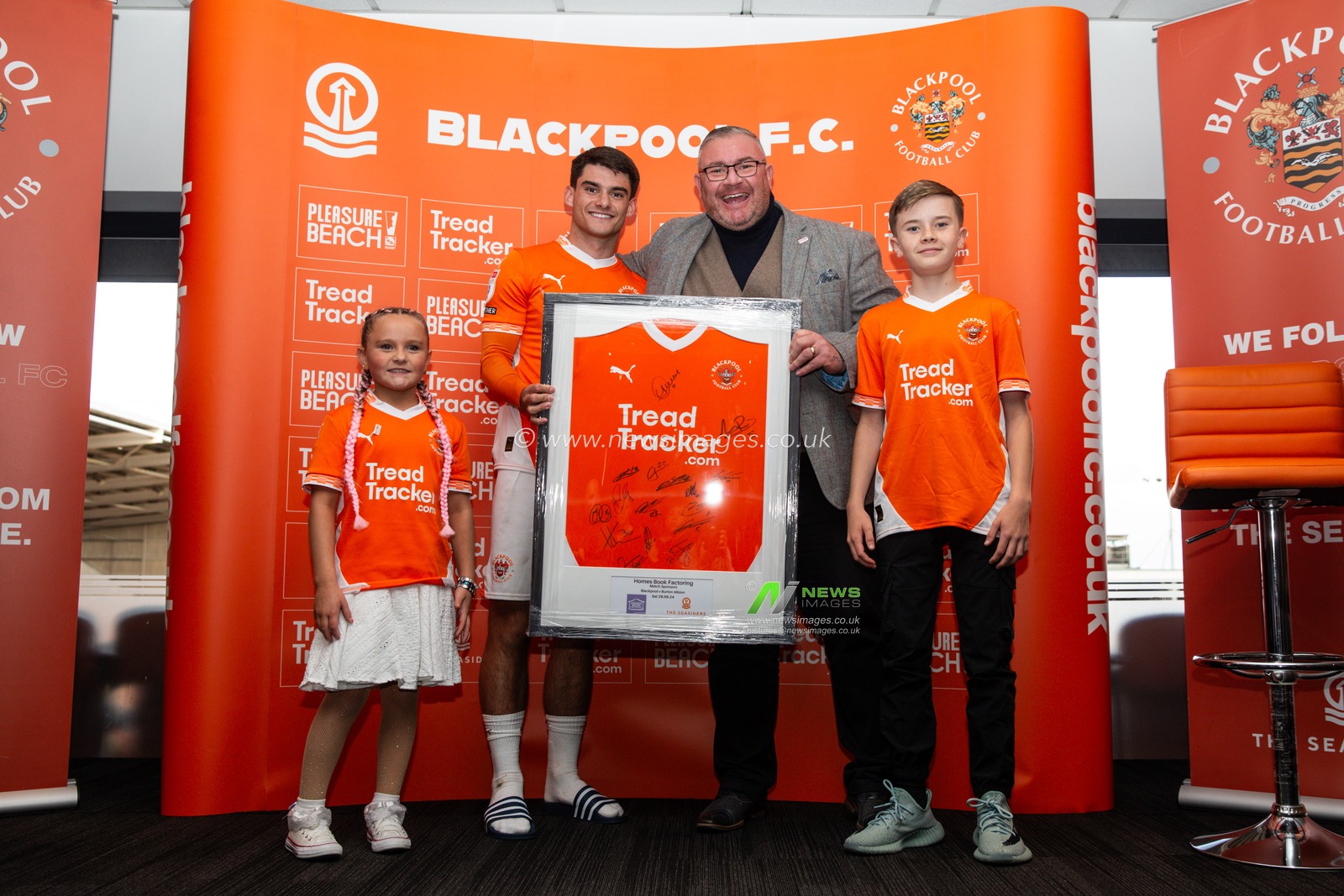 during the Sky Bet League 1 match Blackpool vs Burton Albion at Bloomfield Road, Blackpool, United Kingdom, 28th September 2024

(Photo by Gareth Evans/News Images)