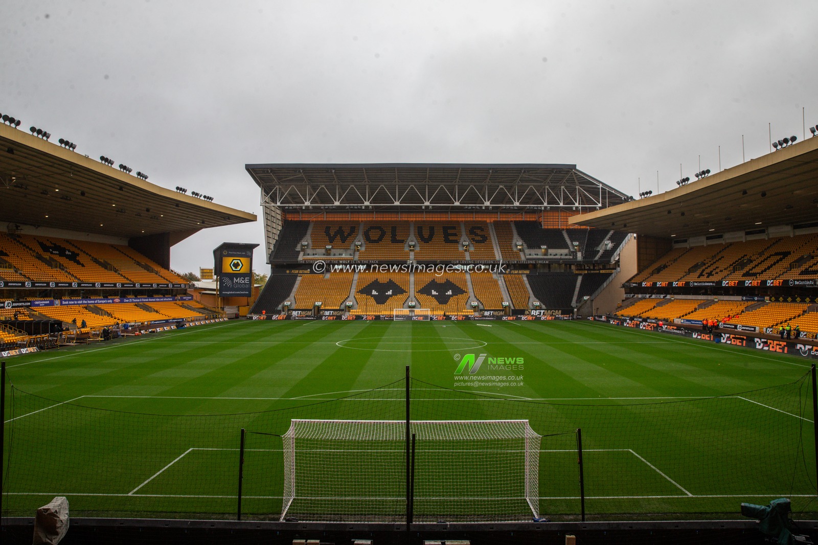 A general view inside of Molineux, home of Wolverhampton Wanderers ahead of the Premier League match Wolverhampton Wanderers vs Manchester City at Molineux, Wolverhampton, United Kingdom, 20th October 2024

(Photo by Gareth Evans/News Images)