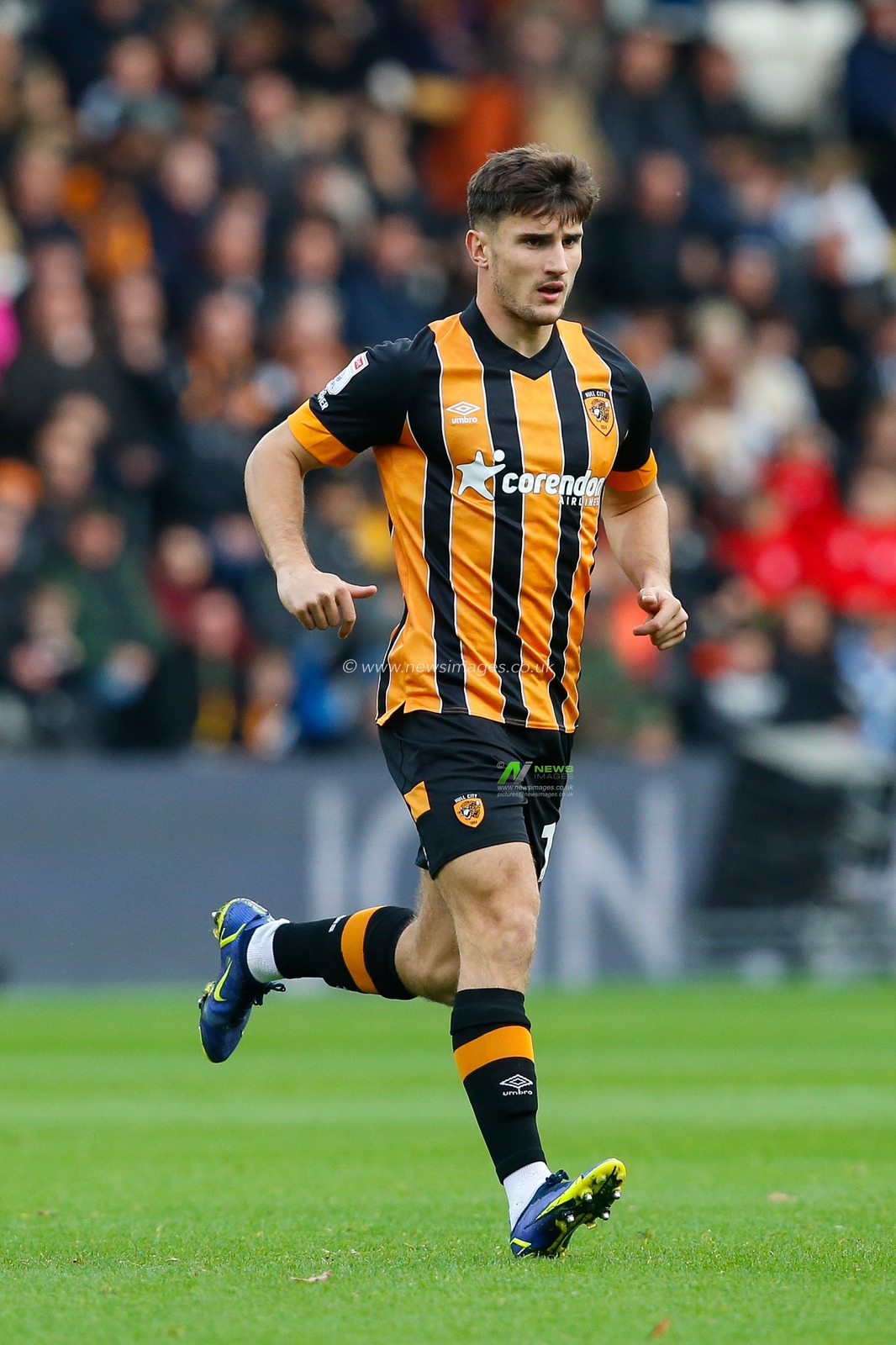 Ryan Longman #16 of Hull City during the Sky Bet Championship match Hull City vs Blackburn Rovers at MKM Stadium, Hull, United Kingdom, 29th October 2022

(Photo by Ben Early/News Images)
