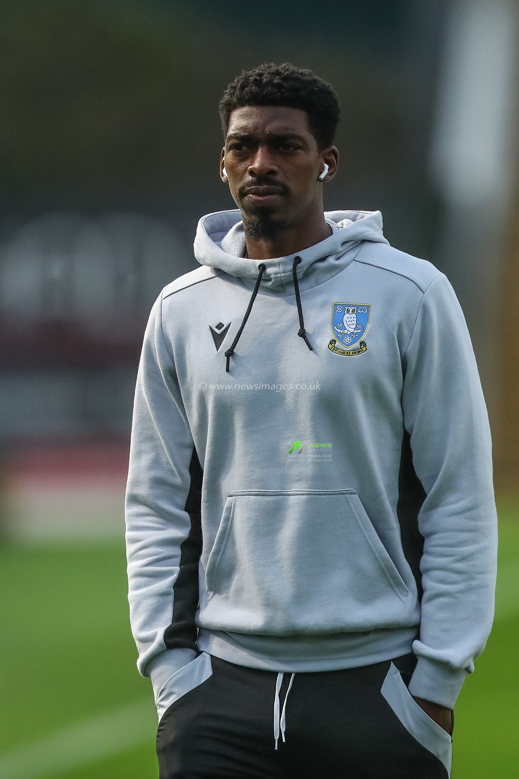 Tyreeq Bakinson #19 of Sheffield Wednesday arrives at the stadium ahead of the Sky Bet League 1 match Plymouth Argyle vs Sheffield Wednesday at Home Park, Plymouth, United Kingdom, 4th October 2022

(Photo by Gareth Evans/News Images)