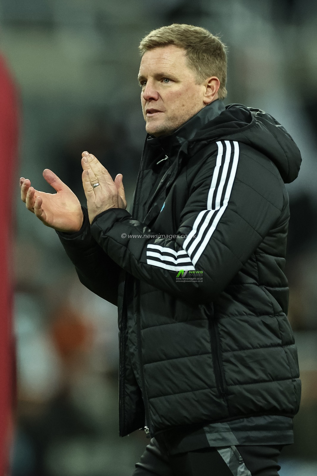 Eddie Howe manager of Newcastle United applauds the fans after the final whistle during the Premier League match Newcastle United vs Leicester City at St. James's Park, Newcastle, United Kingdom, 14th December 2024

(Photo by Mark Cosgrove/News Images)