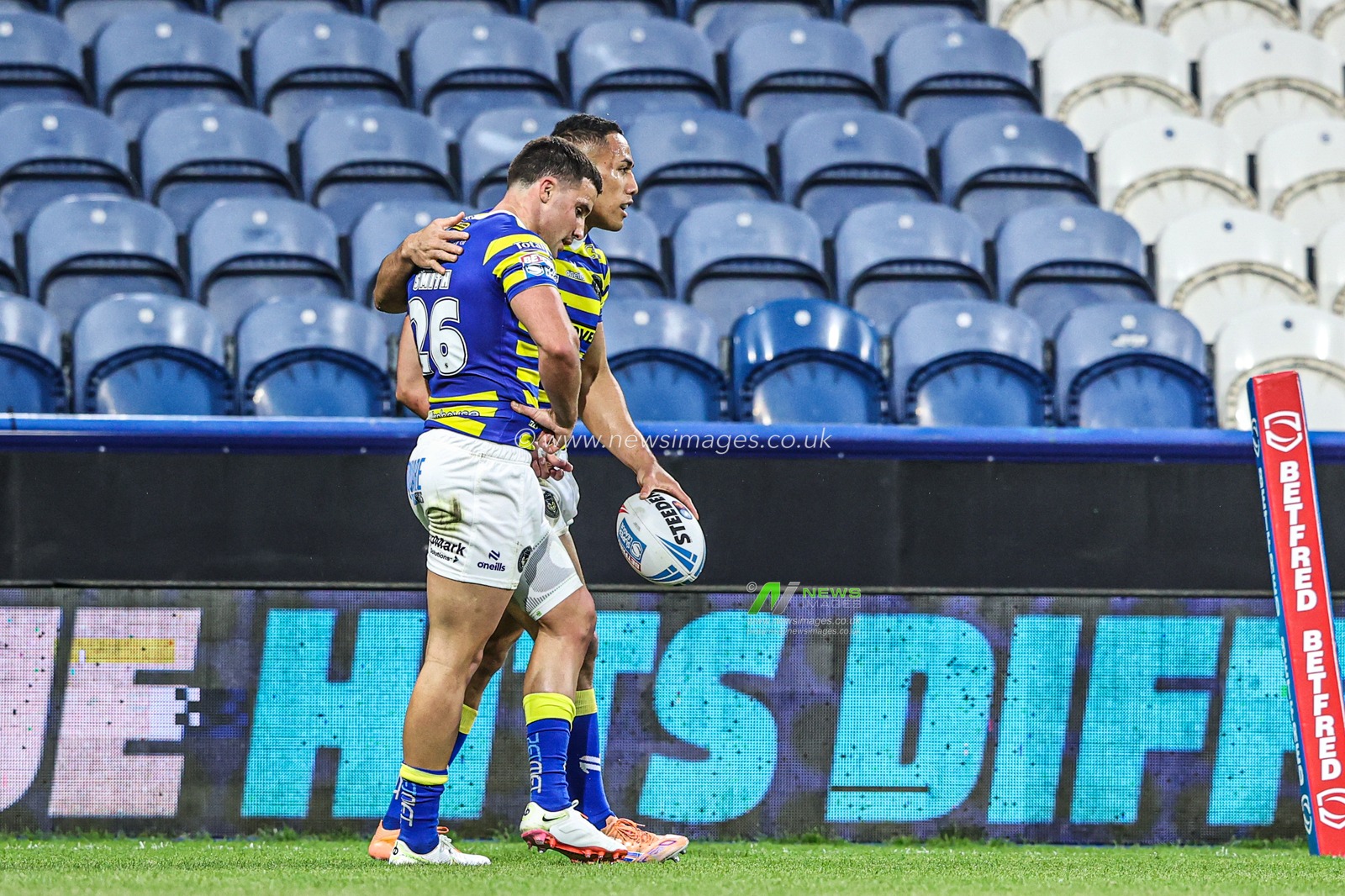 Albert Hopoate of Warrington Wolves celebrates his try during the Betfred Super League round 10 match Huddersfield Giants vs Warrington Wolves at Accu Stadium, Huddersfield, United Kingdom on 02 May 2026

(Photo by Alfie Cosgrove/News Images)