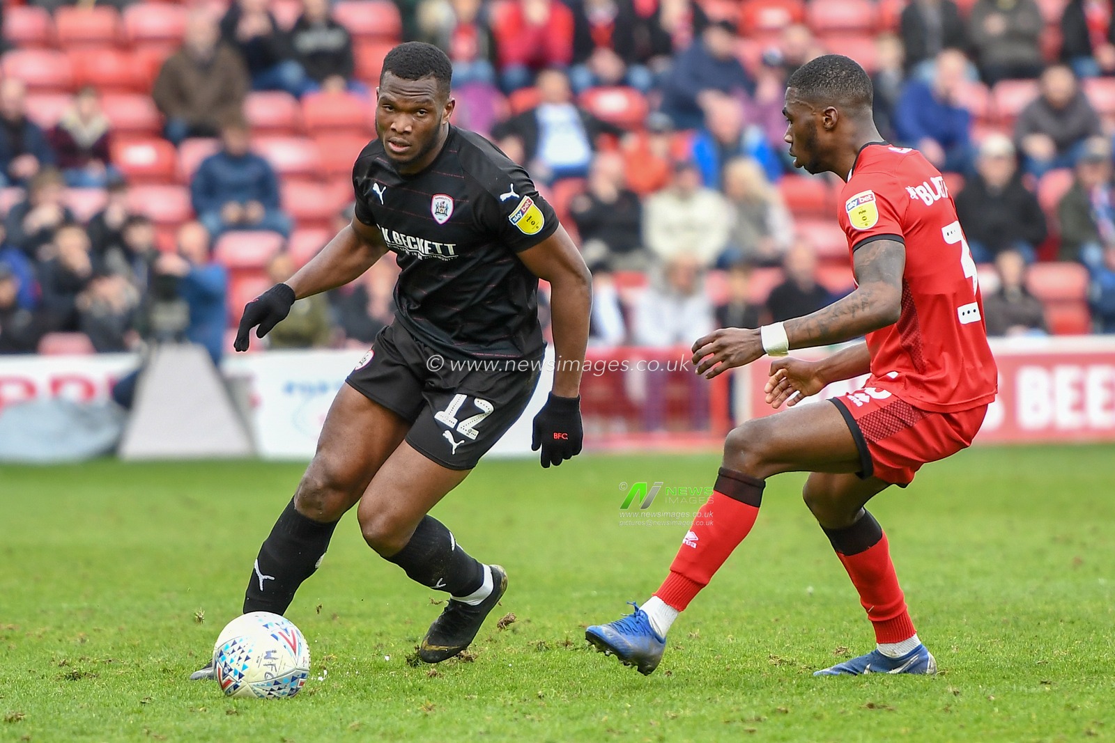 23rd March 2019, Bescot Stadium, Walsall, England; Sky Bet League One, Walsall vs Barnsley ; Dimitri Cavare (12) of Barnsley 


Credit: Gareth Dalley/News Images

English Football League images are subject to DataCo Licence