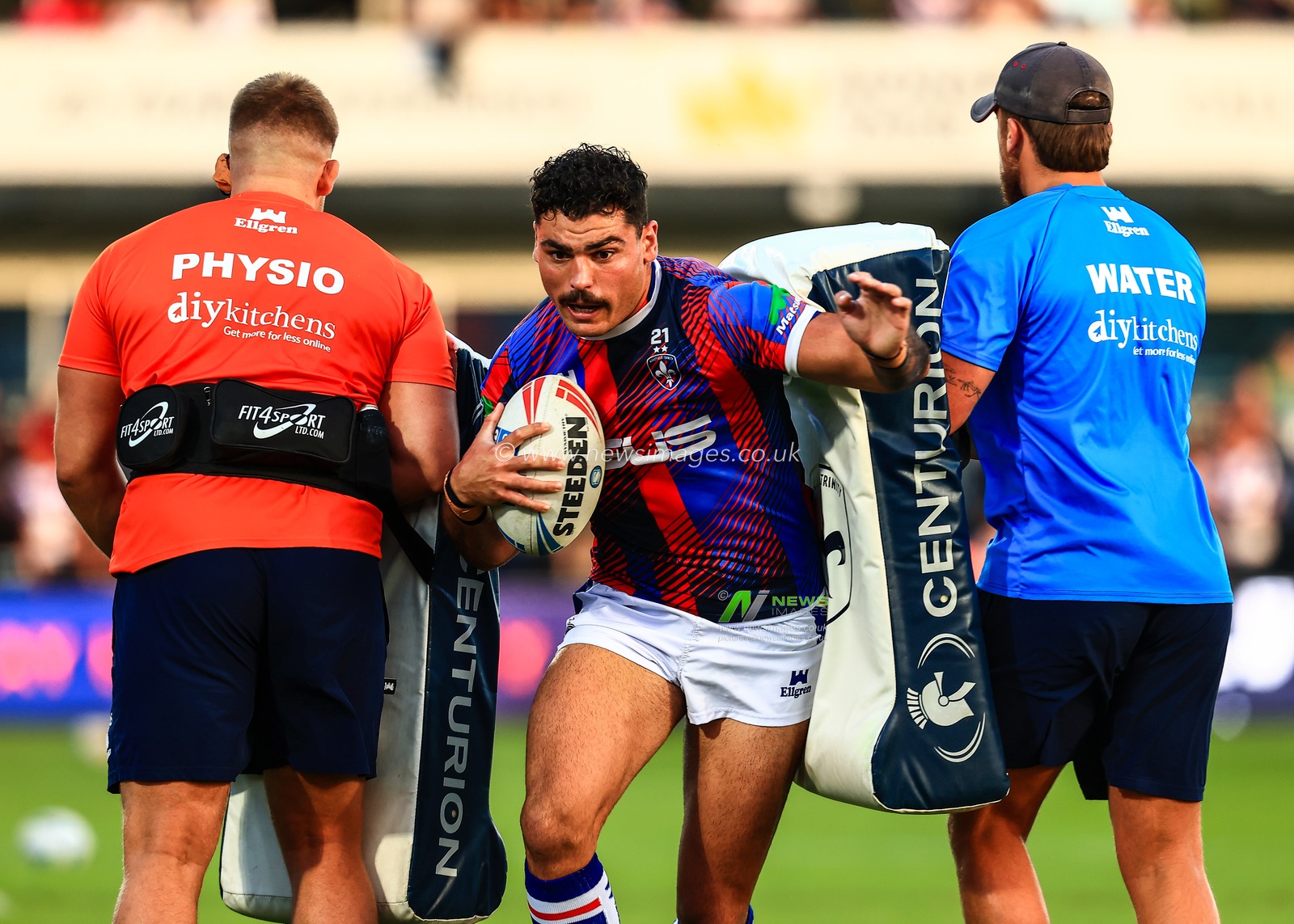 Mathieu Cozza of Wakefield Trinity in the pre-game warm up during the Betfred Super League round 21 match Wakefield Trinity vs St Helens at DIY Kitchens Stadium, Wakefield, United Kingdom, 8th August 2025

(Photo by Richard Bierton/News Images)