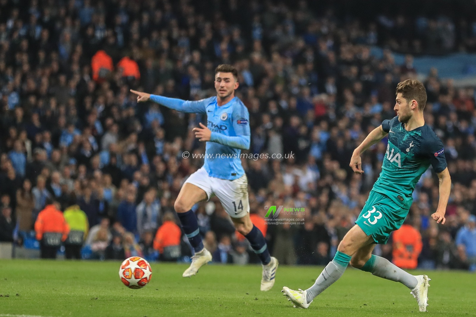 17th April 2019 , Etihad Stadium, Manchester, England; UEFA Champions League, Quarter Final, Second Leg, Manchester City v Tottenham ; Ben Davies (33) of Tottenham crosses the ball 


Credit: Mark Cosgrove/News Images