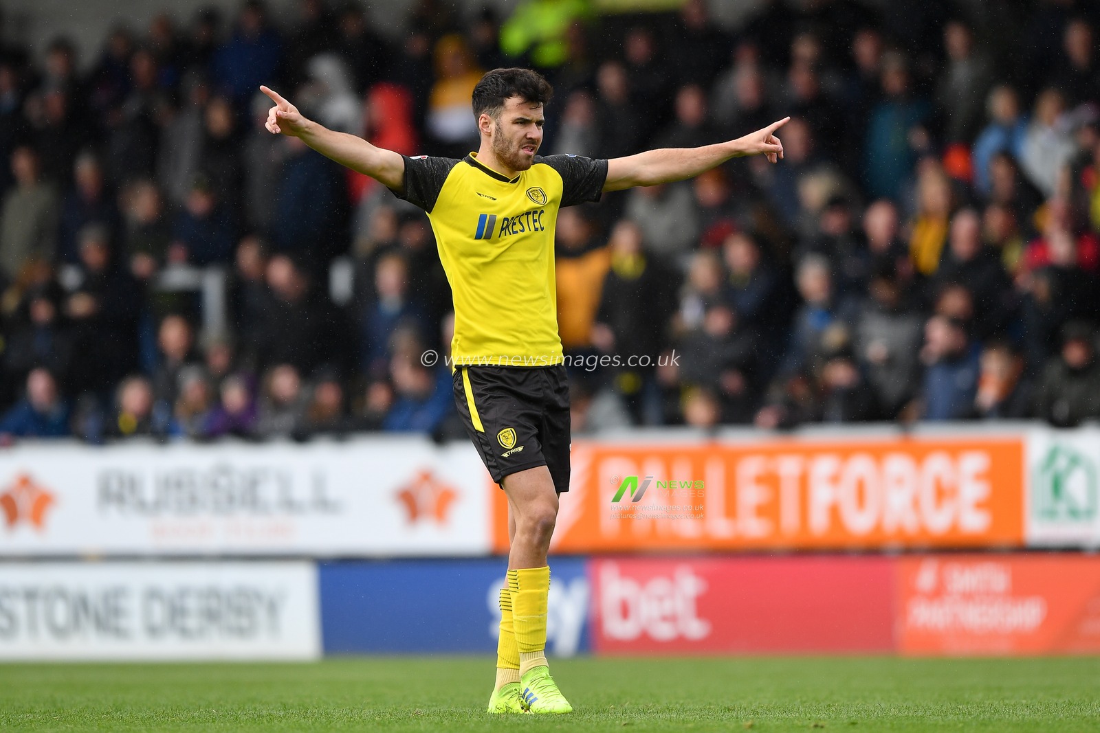 27th April 2019, Pirelli Stadium, Burton upon Trent, England; Sky Bet League One, Burton Albion vs Luton Town ; Scott Fraser (7) of Burton Albion 


Credit: Jon Hobley/News Images

English Football League images are subject to DataCo Licence
