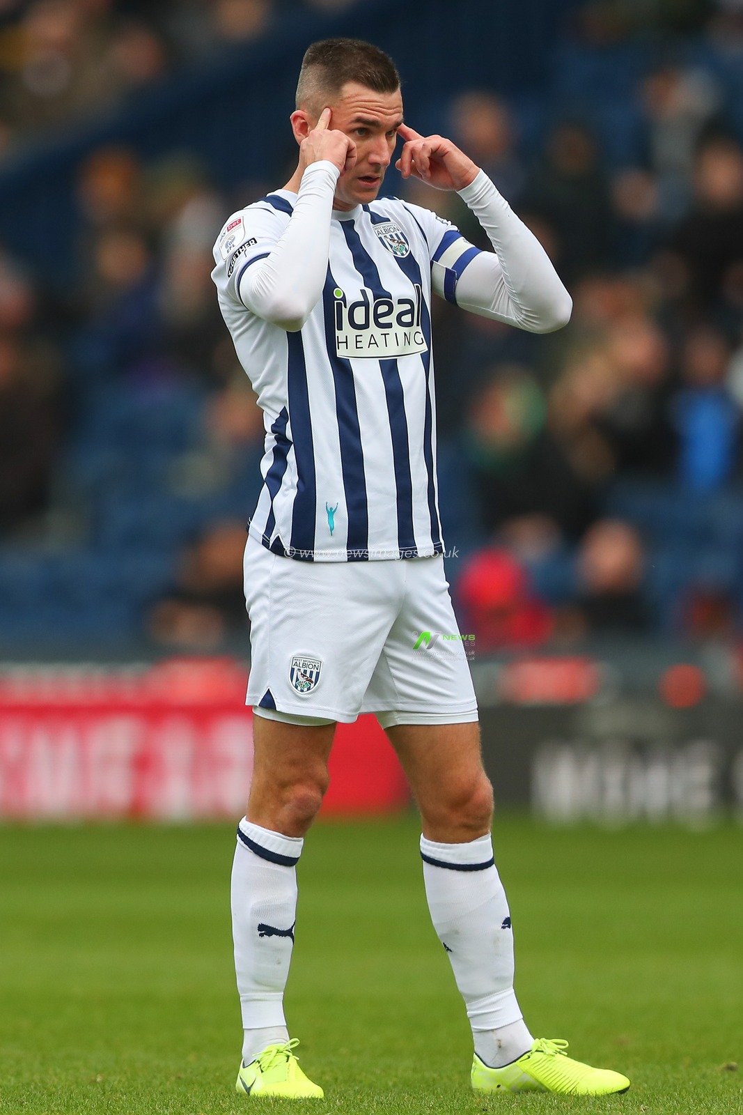 Jed Wallace #7 of West Bromwich Albion gives his teammates instructions during the Sky Bet Championship match West Bromwich Albion vs Stoke City at The Hawthorns, West Bromwich, United Kingdom, 17th December 2023

(Photo by Gareth Evans/News Images)