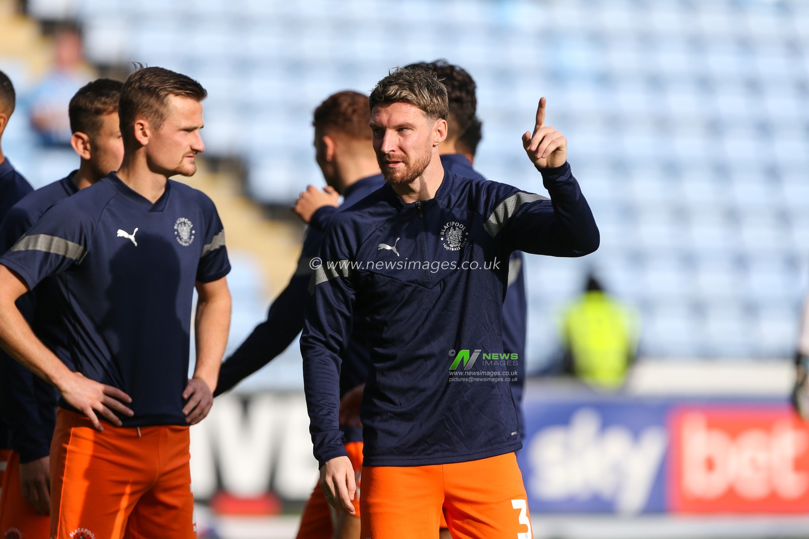 James Husband #3 of Blackpool during the warm up during the Sky Bet Championship match Coventry City vs Blackpool at Coventry Building Society Arena, Coventry, United Kingdom, 29th October 2022

(Photo by Arron Gent/News Images)