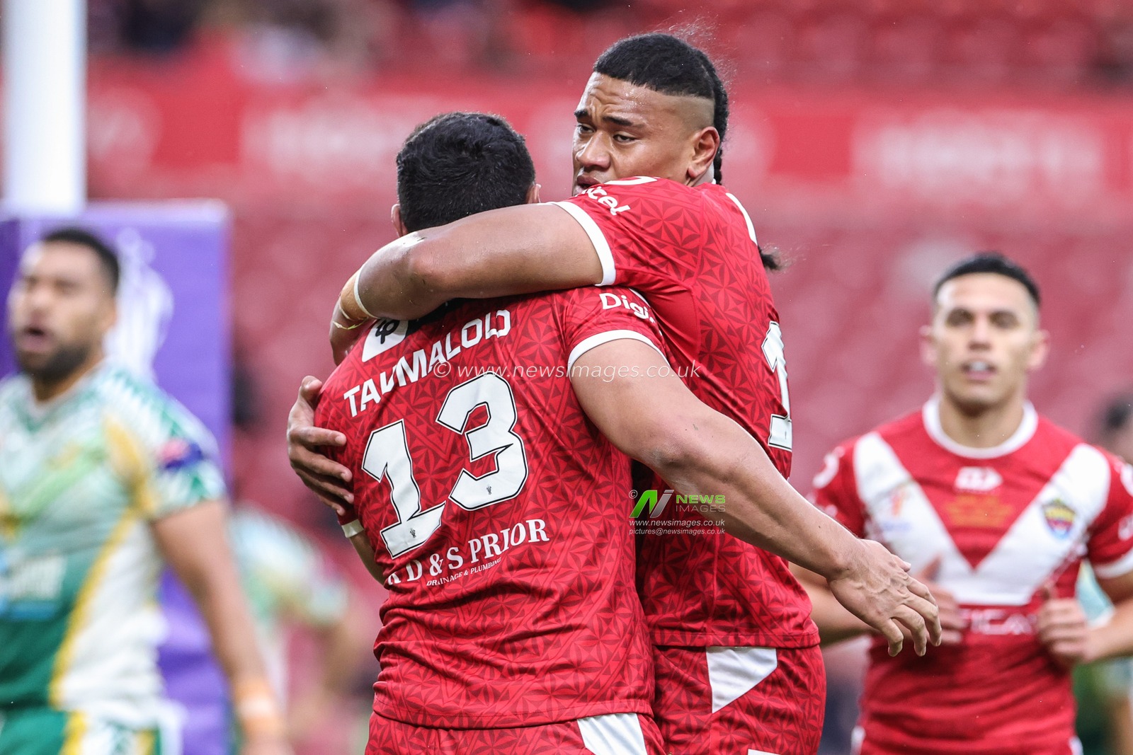 Jason Taumalolo of Tonga celebrates his try during the Rugby League World Cup 2021 Group D match Tonga vs Cook Islands at Riverside Stadium, Middlesbrough, United Kingdom, 30th October 2022

(Photo by Mark Cosgrove/News Images)