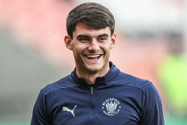 Rob Apter of Blackpool in the pregame warmup session during the Sky Bet League 1 match Blackpool vs Birmingham City at Bloomfield Road, Blackpool, United Kingdom, 30th April 2025

(Photo by Alfie Cosgrove/News Images)