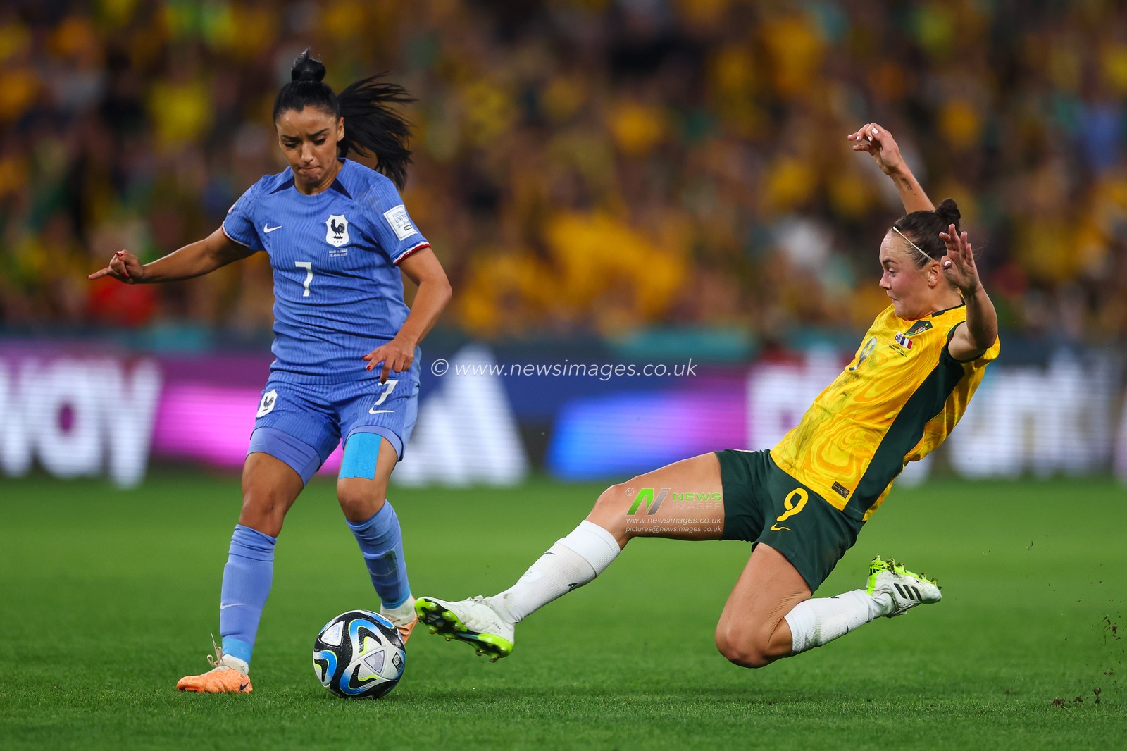 Sakina Karchaoui #7 of France is tackled by Caitlin Foord #9 of Australia during the FIFA Women's World Cup 2023 Quarter-Final match Australia Women vs France Women at Suncorp Stadium, Brisbane, Australia, 12th August 2023

(Photo by Patrick Hoelscher/News Images)