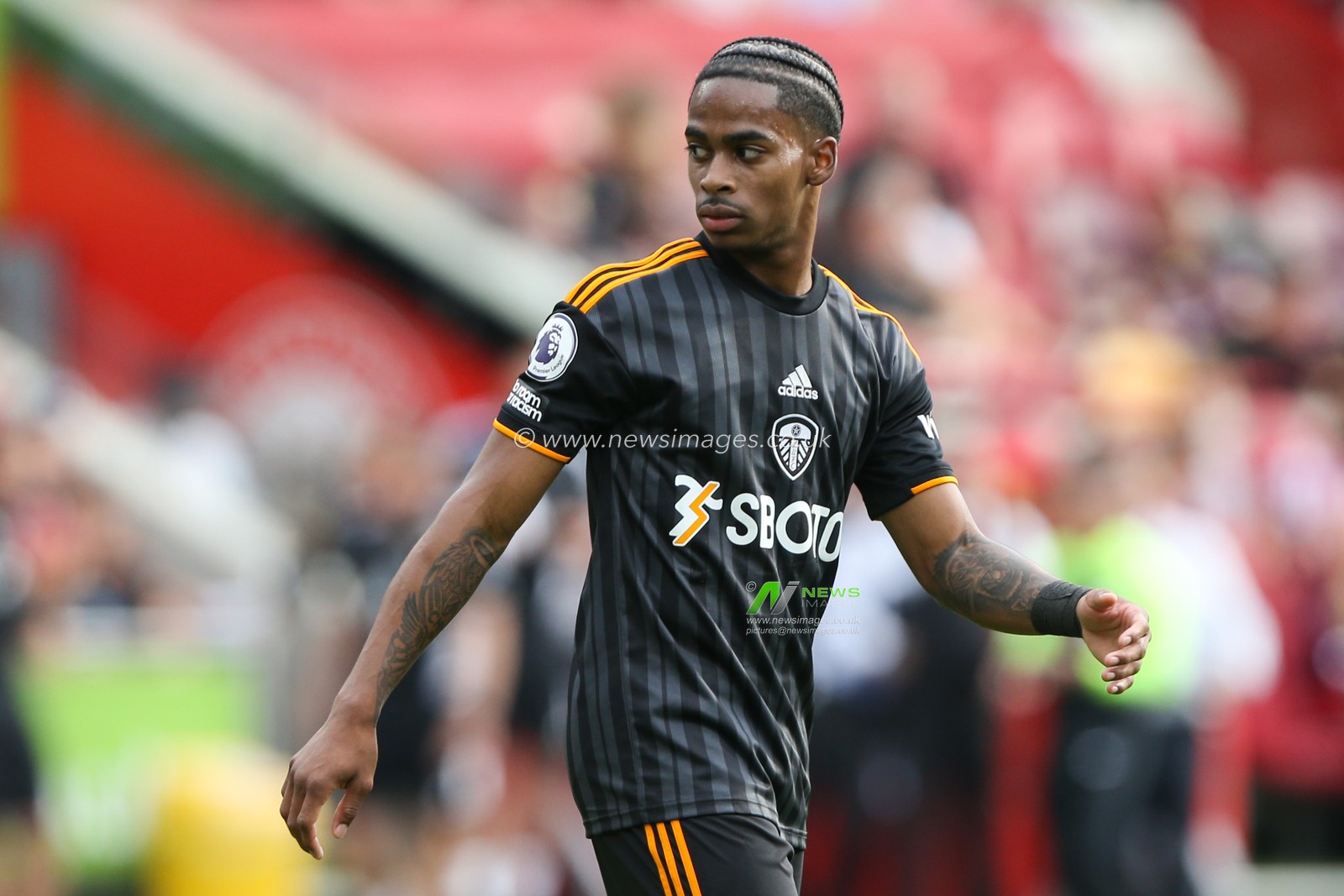 Crysencio Summerville #10 of Leeds United during the Premier League match Brentford vs Leeds United at Brentford Community Stadium, London, United Kingdom, 3rd September 2022

(Photo by Arron Gent/News Images)