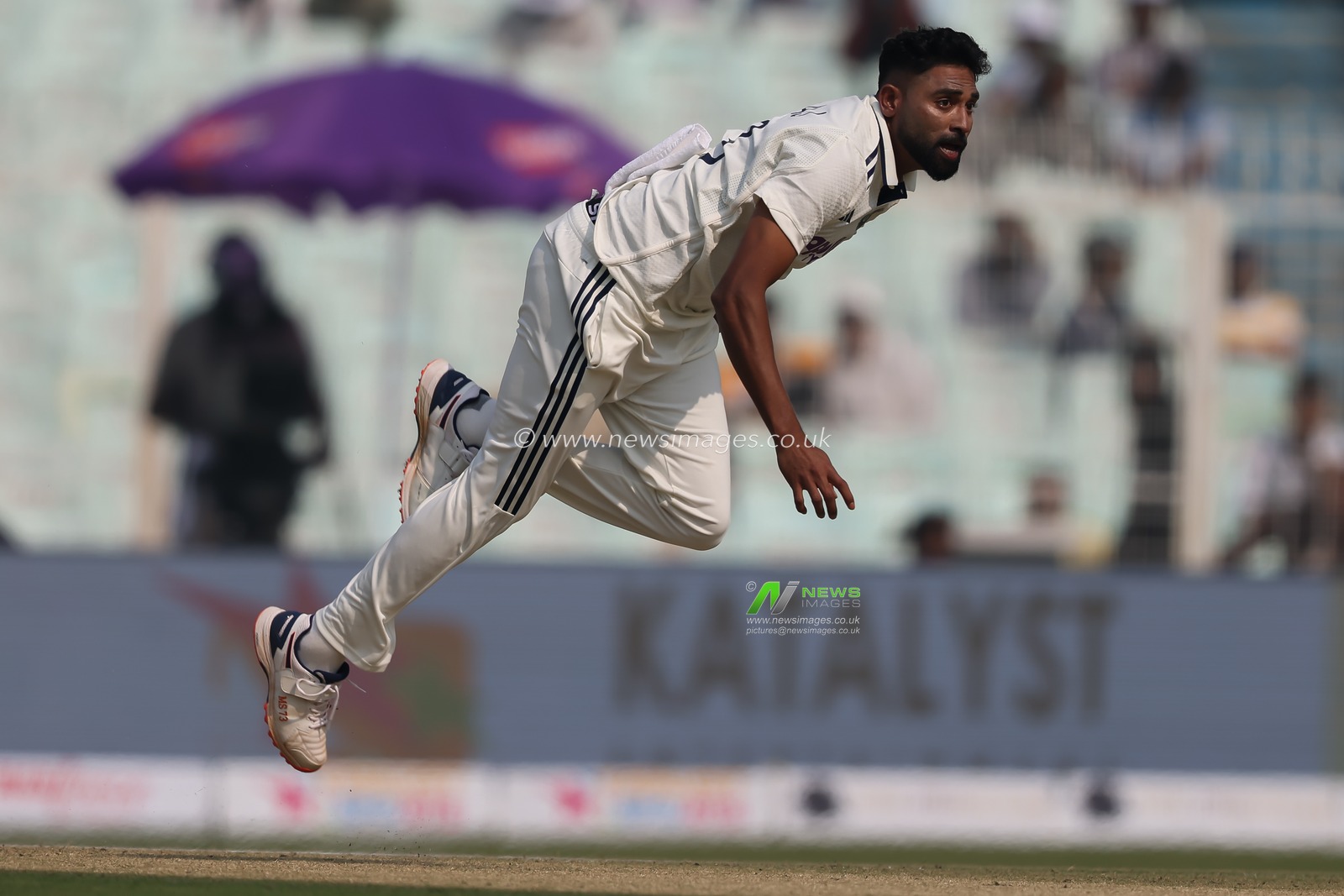 Mohammed Siraj of India balling during the IDFC First Bank Test match day 1 India vs South Africa at Eden Gardens, Kolkata, India, 14th November 2025

(Photo by Shubhajit Roy Karmakar/News Images)