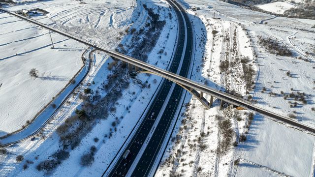 Heavy Snow over the hills of Scammonden Bridge and Reservoir areas of West Yorkshire and a free running M62, Kirklees, United Kingdom, 11th January 2025

(Photo by Mark Cosgrove/News Images)