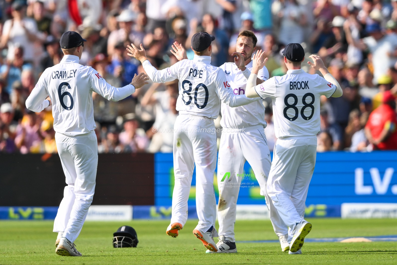 Ollie Robinson of England celebrates taking the wicket of David Warner of Australia during the LV= Insurance Ashes Test Series Day 4 match England vs Australia at Edgbaston, Birmingham, United Kingdom, 19th June 2023

(Photo by Craig Thomas/News Images)