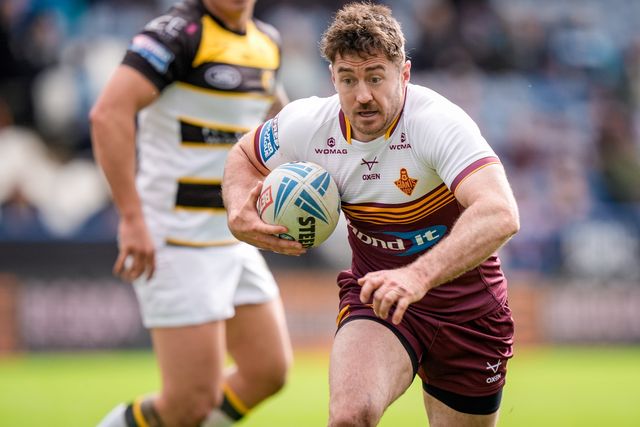Adam Clune of Huddersfield Giants goes over for a try during the Betfred Super League round 7 match Huddersfield Giants vs York Knights at Accu Stadium, Huddersfield, United Kingdom on 04 April 2026

(Photo by Maynard Manyowa/News Images)