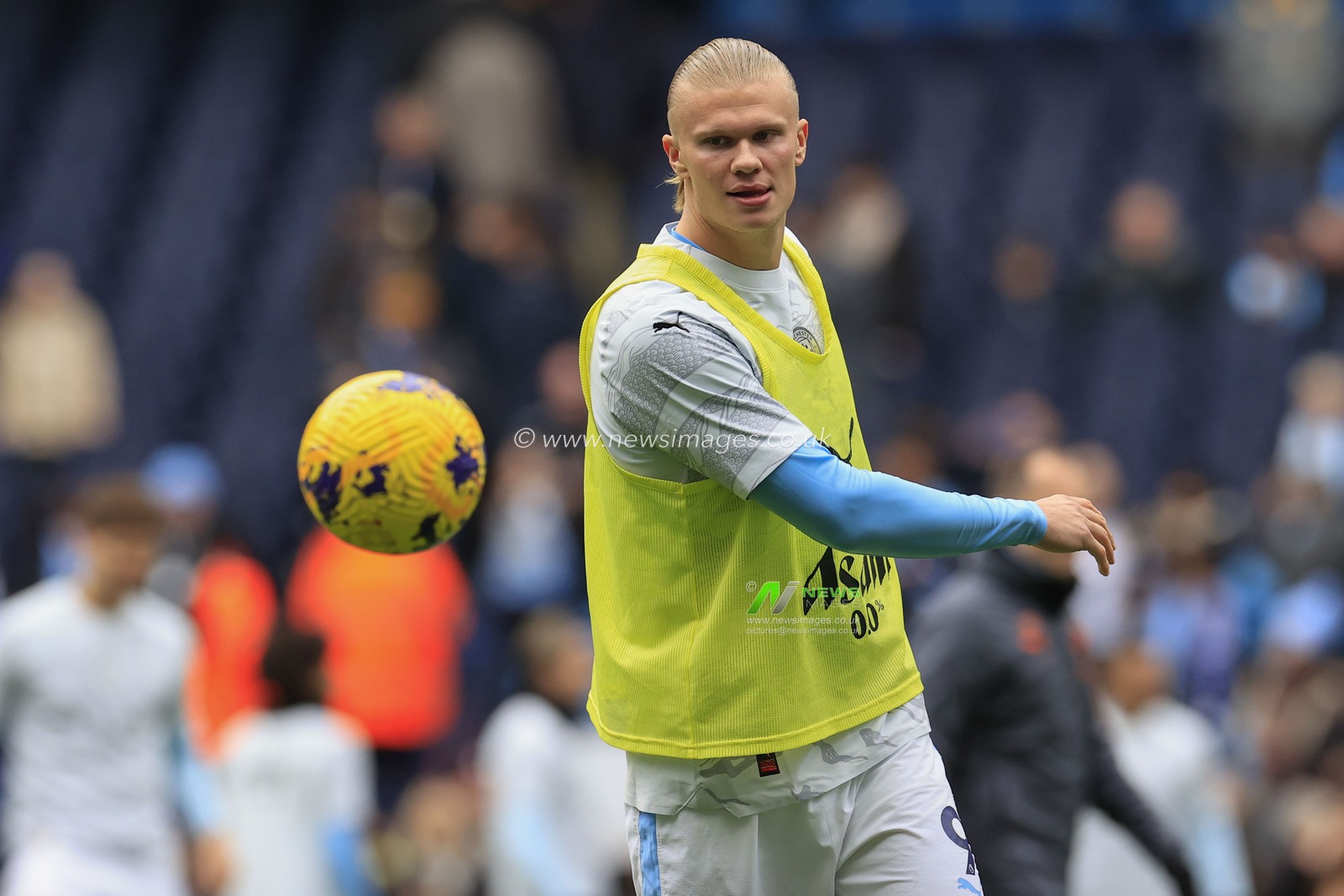 Erling Haaland of Manchester City during the warm up ahead of the Premier League match Manchester City vs Everton at Etihad Stadium, Manchester, United Kingdom, 10th February 2024

(Photo by Conor Molloy/News Images)
