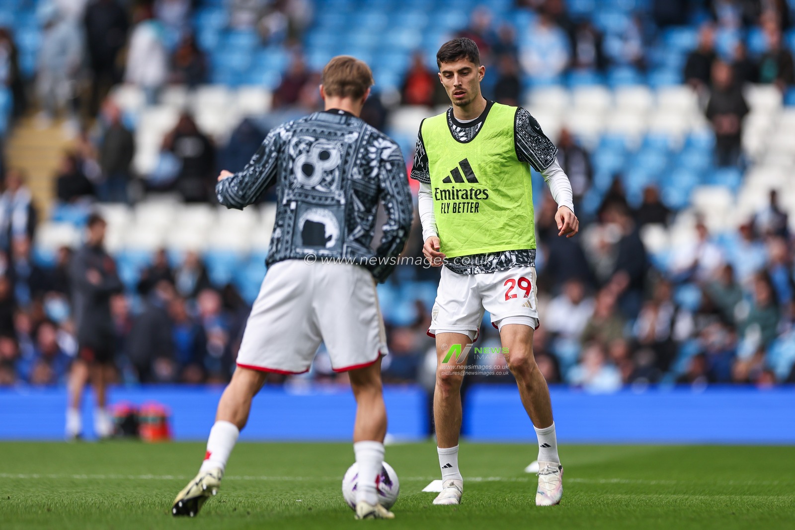 Kai Havertz of Arsenal during pre-game warmup ahead of the Premier League match Manchester City vs Arsenal at Etihad Stadium, Manchester, United Kingdom, 31st March 2024

(Photo by Mark Cosgrove/News Images)