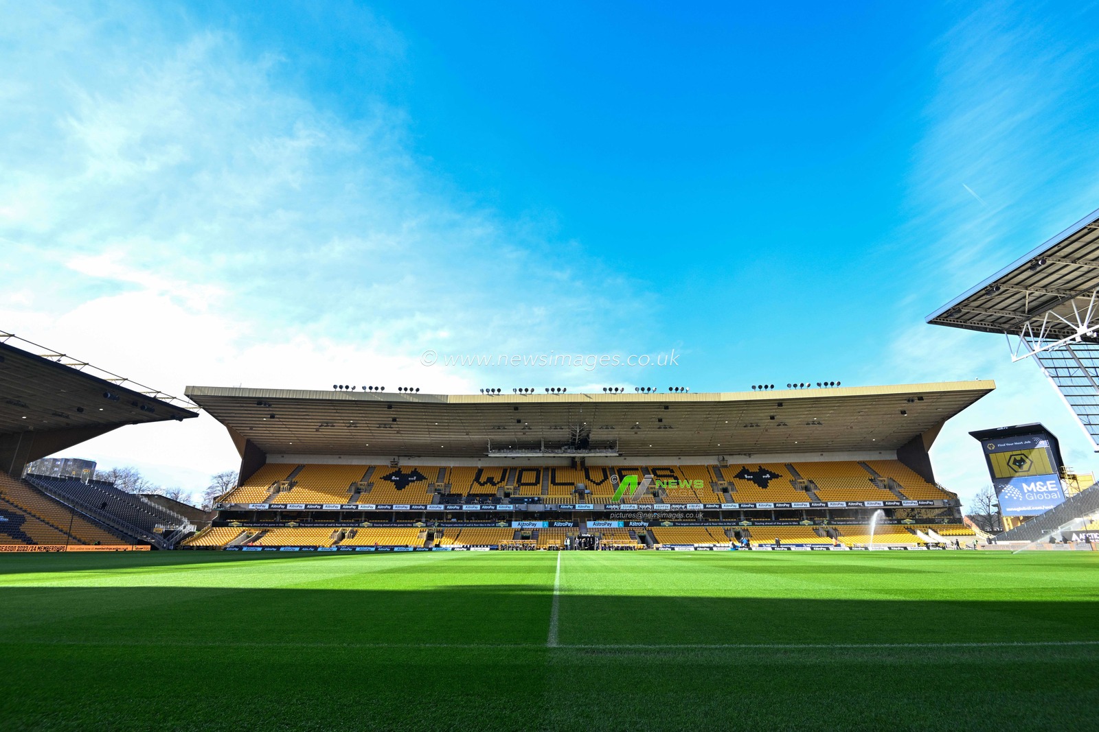 A general view of the Molineux during the Premier League match Wolverhampton Wanderers vs Sheffield United at Molineux, Wolverhampton, United Kingdom, 25th February 2024

(Photo by Cody Froggatt/News Images)