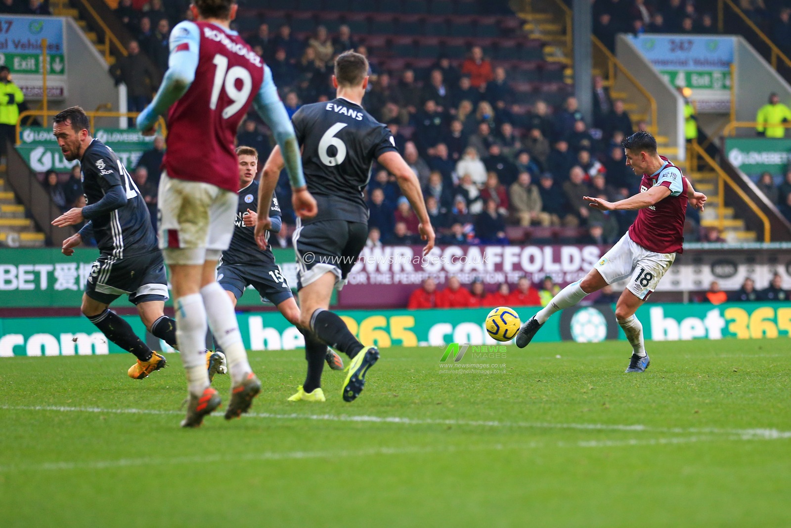 19th January 2020, Turf Moor, Burnley, England; Premier League, Burnley v Leicester City : Ashley Westwood (18) of Burnley scores to make it 2-1

Credit: Craig Milner/News Images
